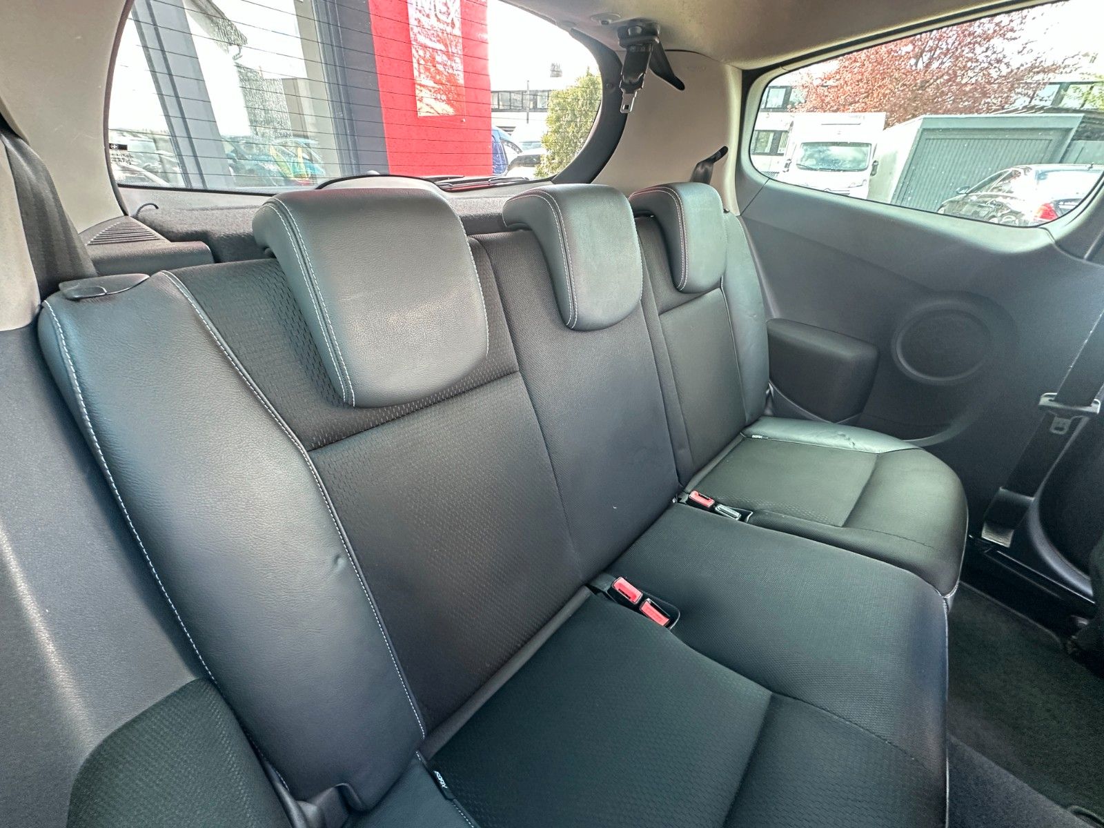 Fahrzeugabbildung Renault Clio III Exception 1.6 111 PS Tüv 11/26 Klima