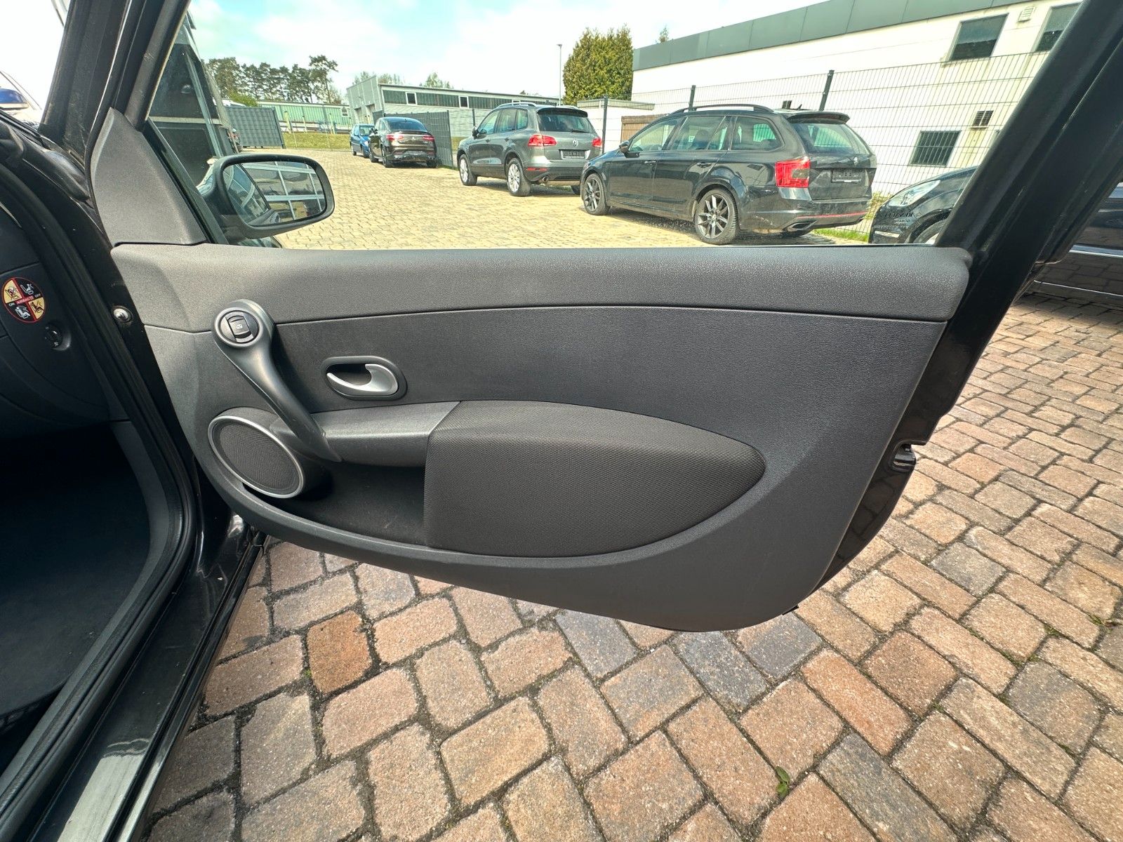 Fahrzeugabbildung Renault Clio III Exception 1.6 111 PS Tüv 11/26 Klima