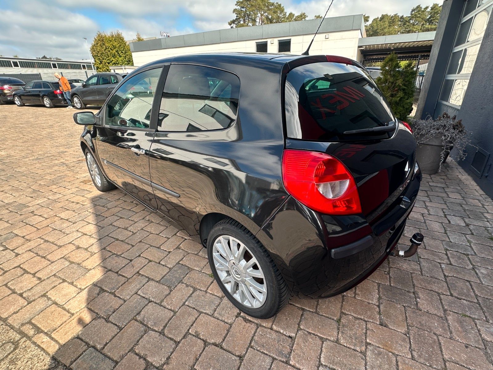 Fahrzeugabbildung Renault Clio III Exception 1.6 111 PS Tüv 11/26 Klima