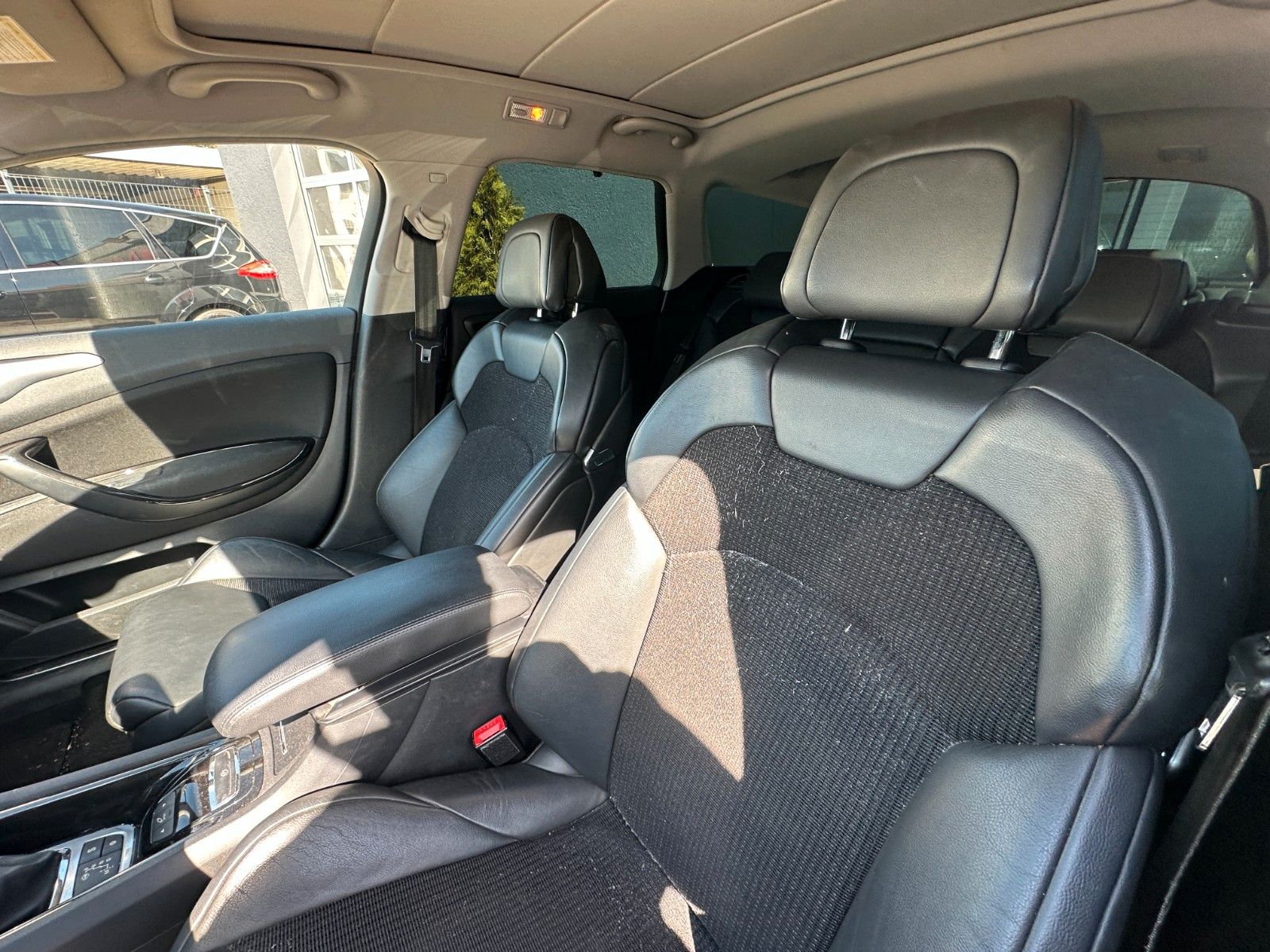 Fahrzeugabbildung Citroën C5 Tourer Exclusive 2.7 204 PS Pano Leder