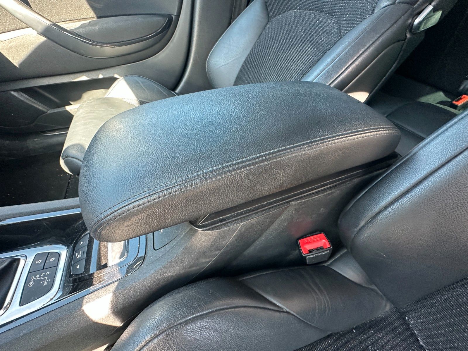 Fahrzeugabbildung Citroën C5 Tourer Exclusive 2.7 204 PS Pano Leder