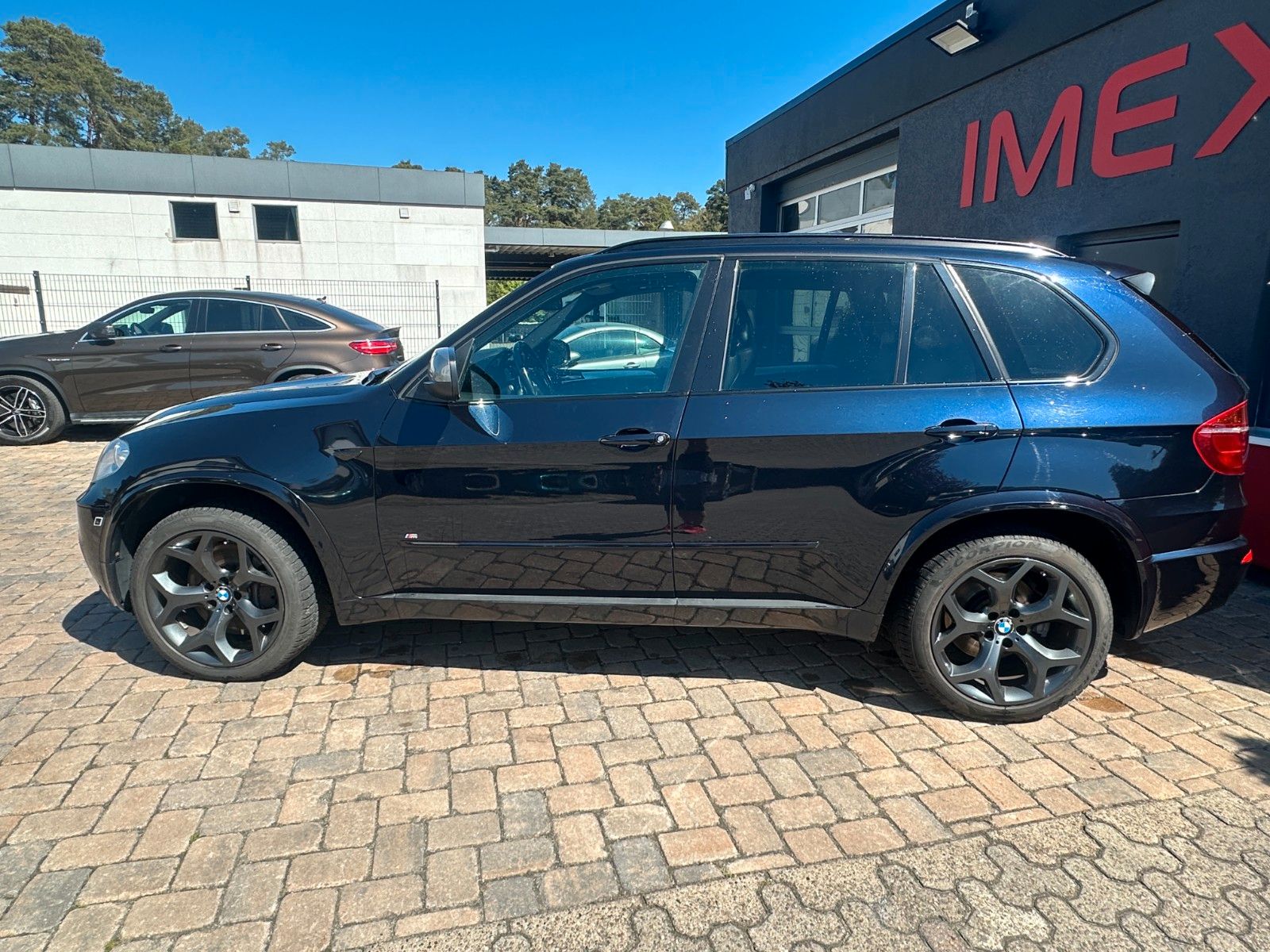 Fahrzeugabbildung BMW X5 M50d HUD Leder Pano AHK STH M-Sport