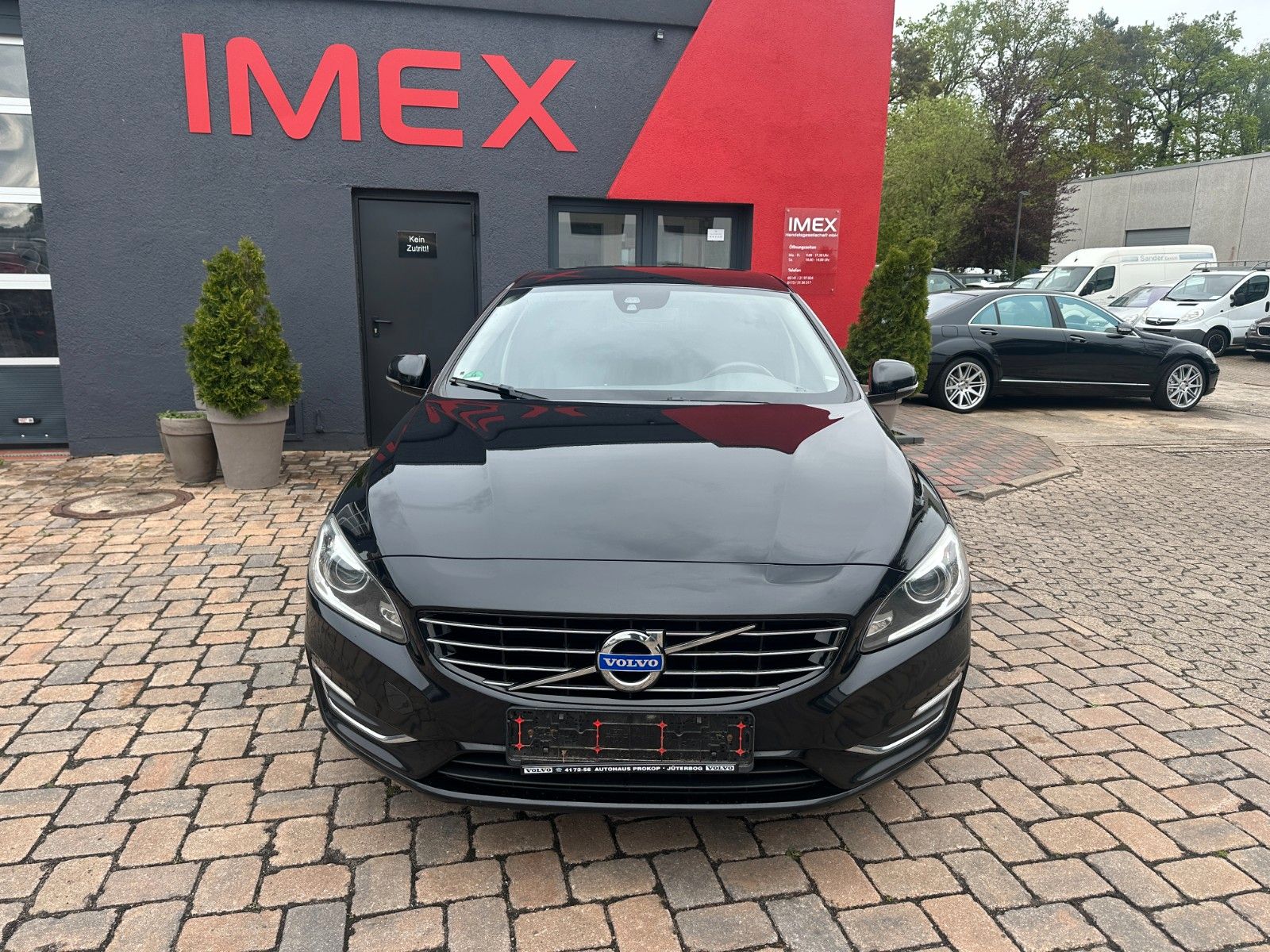 Fahrzeugabbildung Volvo V60 T6 2.4 Summum AWD Diesel/Elektr. Leder