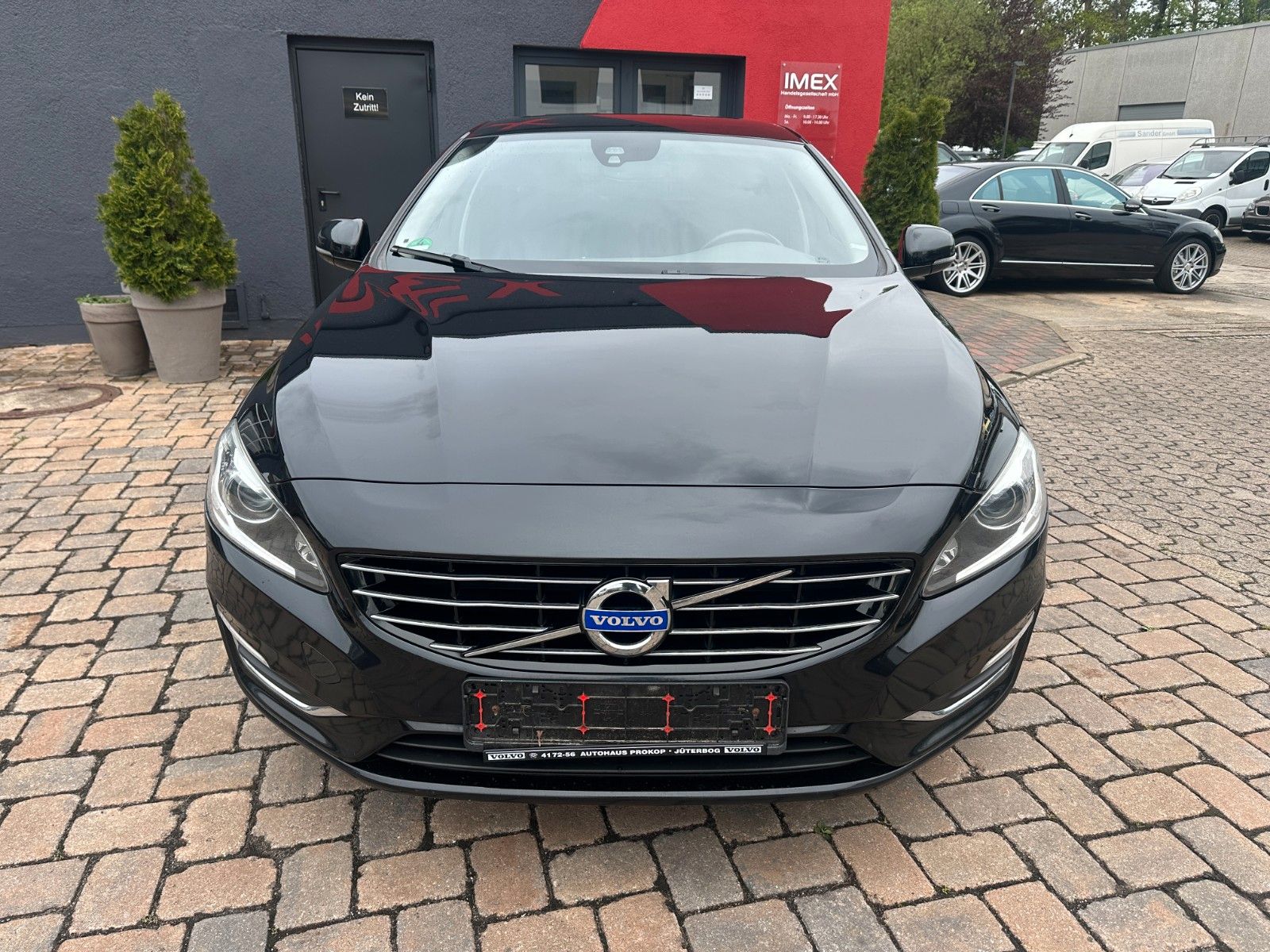 Fahrzeugabbildung Volvo V60 T6 2.4 Summum AWD Diesel/Elektr. Leder