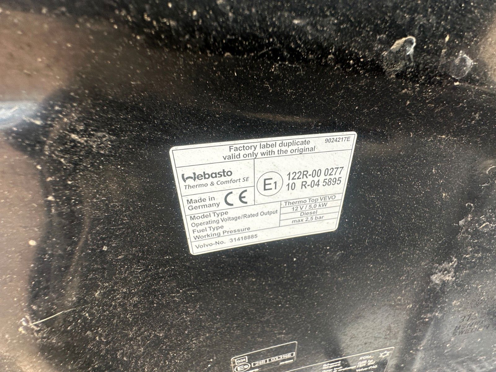 Fahrzeugabbildung Volvo V60 T6 2.4 Summum AWD Diesel/Elektr. Leder