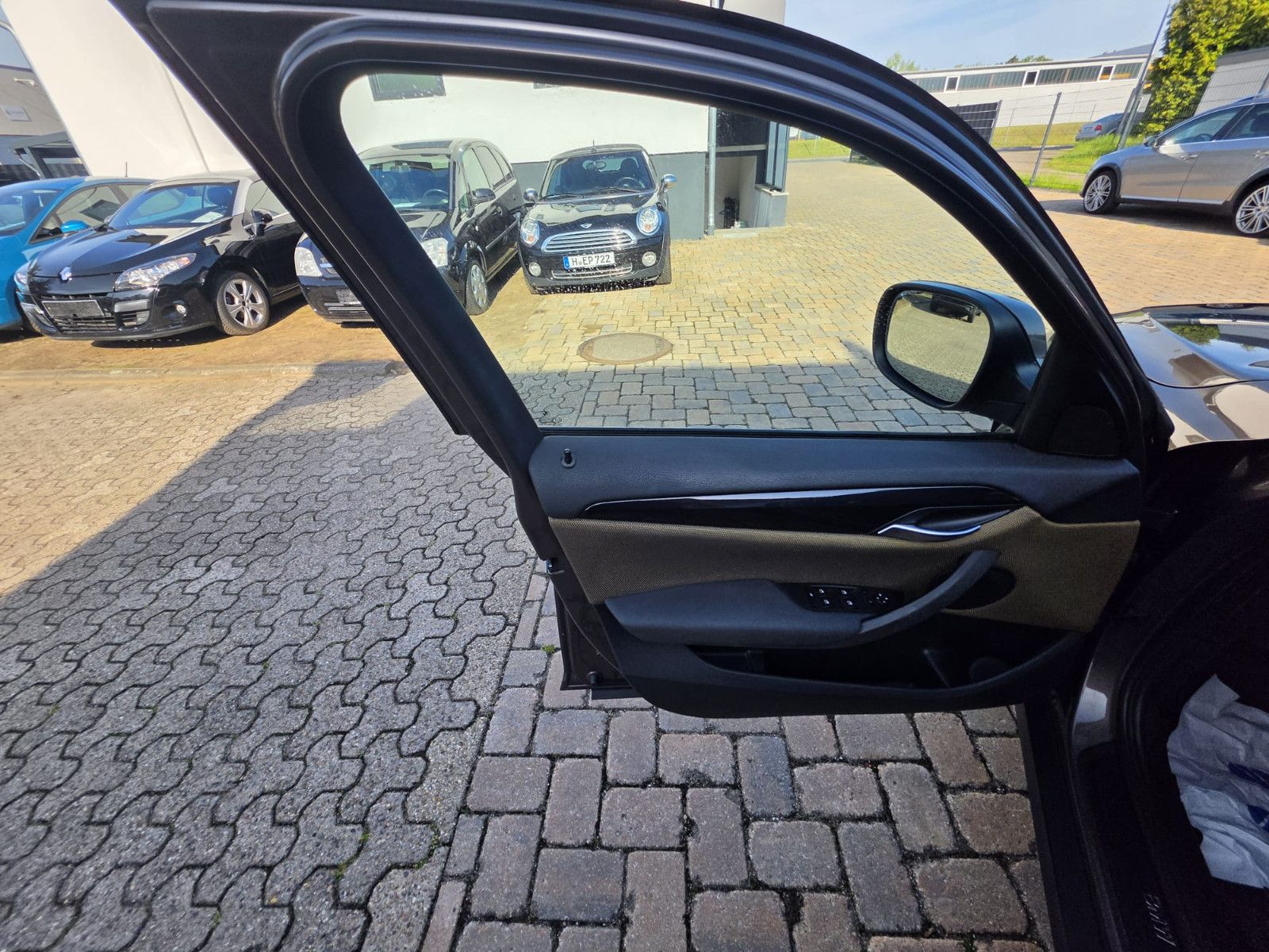 Fahrzeugabbildung BMW X1 20 d xDrive 2.0 177 PS Xenon Navi Sport!!