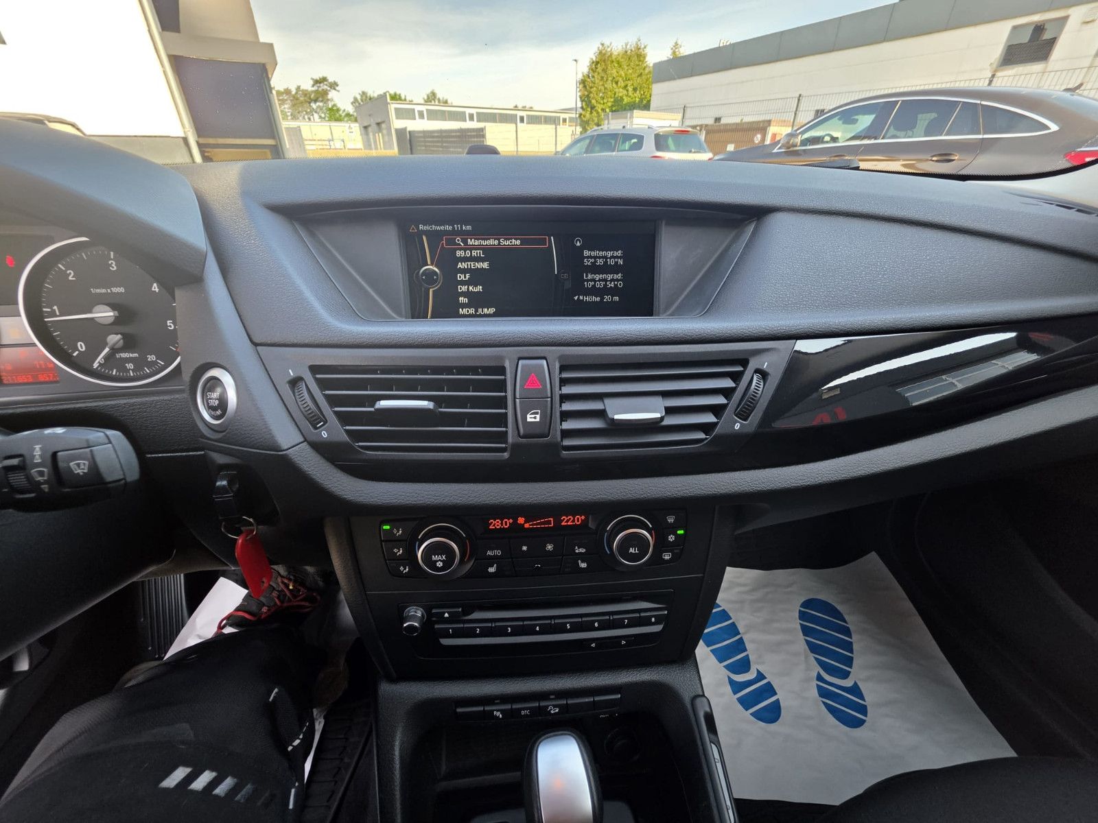 Fahrzeugabbildung BMW X1 20 d xDrive 2.0 177 PS Xenon Navi Sport!!