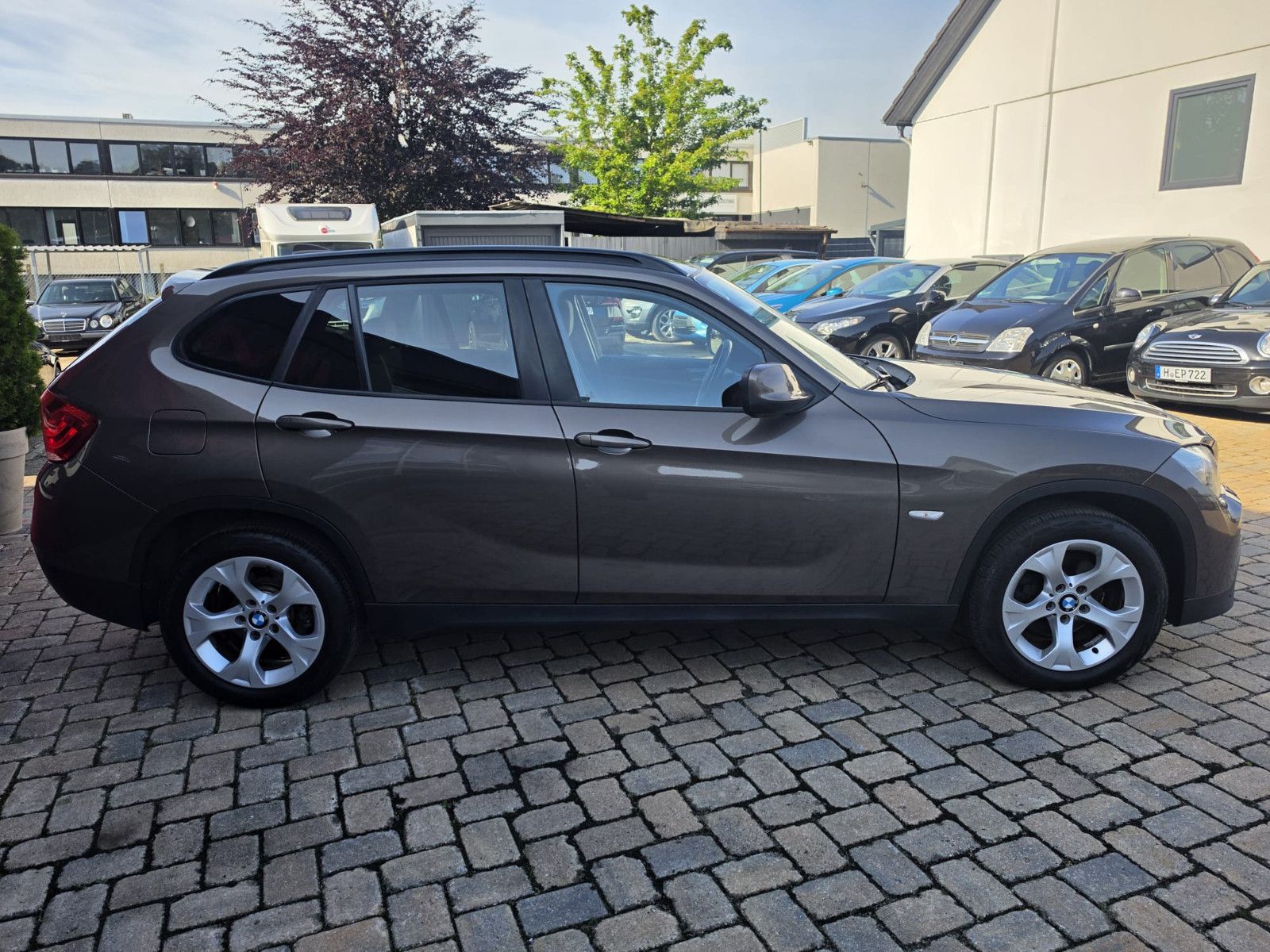 Fahrzeugabbildung BMW X1 20 d xDrive 2.0 177 PS Xenon Navi Sport!!