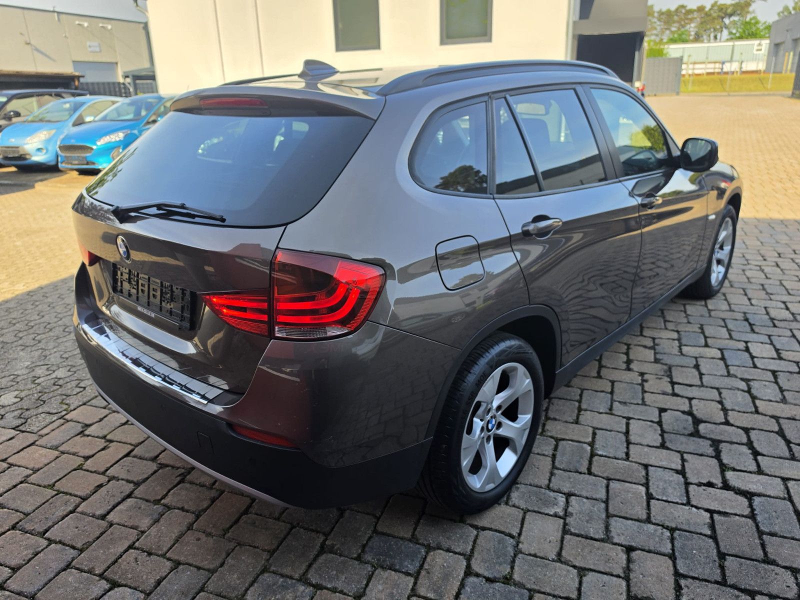 Fahrzeugabbildung BMW X1 20 d xDrive 2.0 177 PS Xenon Navi Sport!!