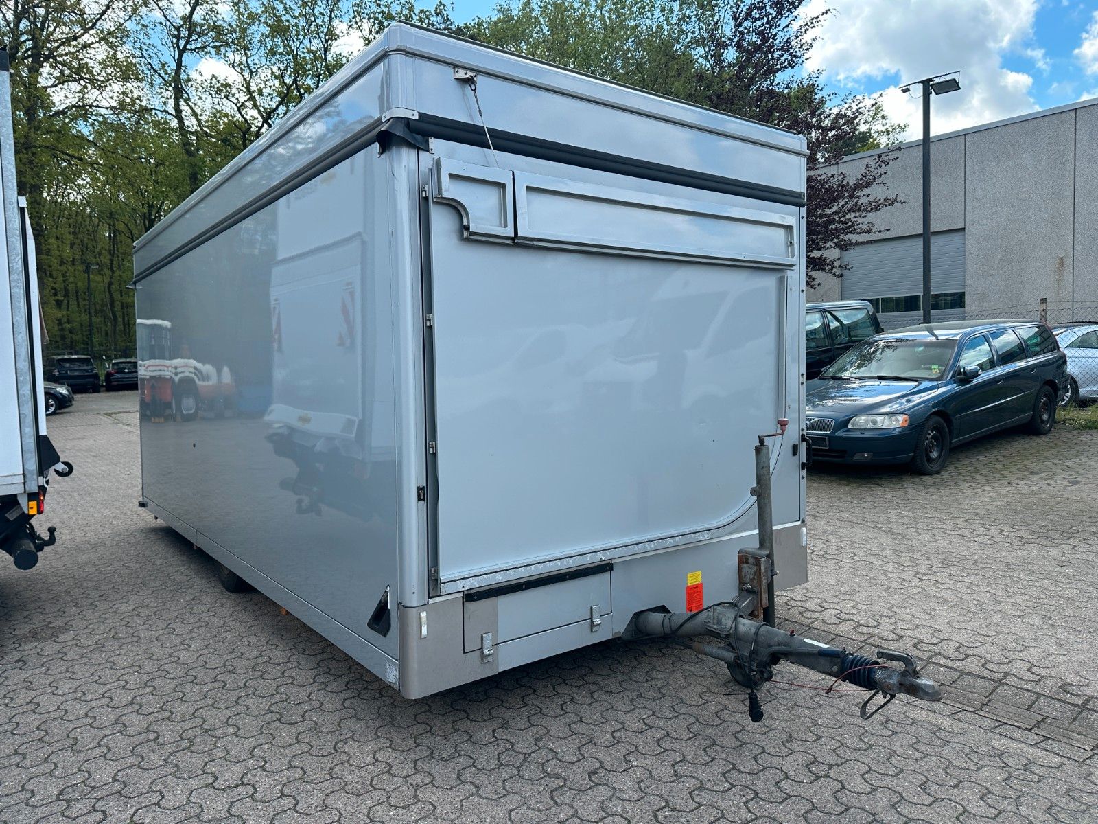 Fahrzeugabbildung Borco-Höhns Verkaufsanhänger SO-AE 3000 Blumen Hydr. Antrieb