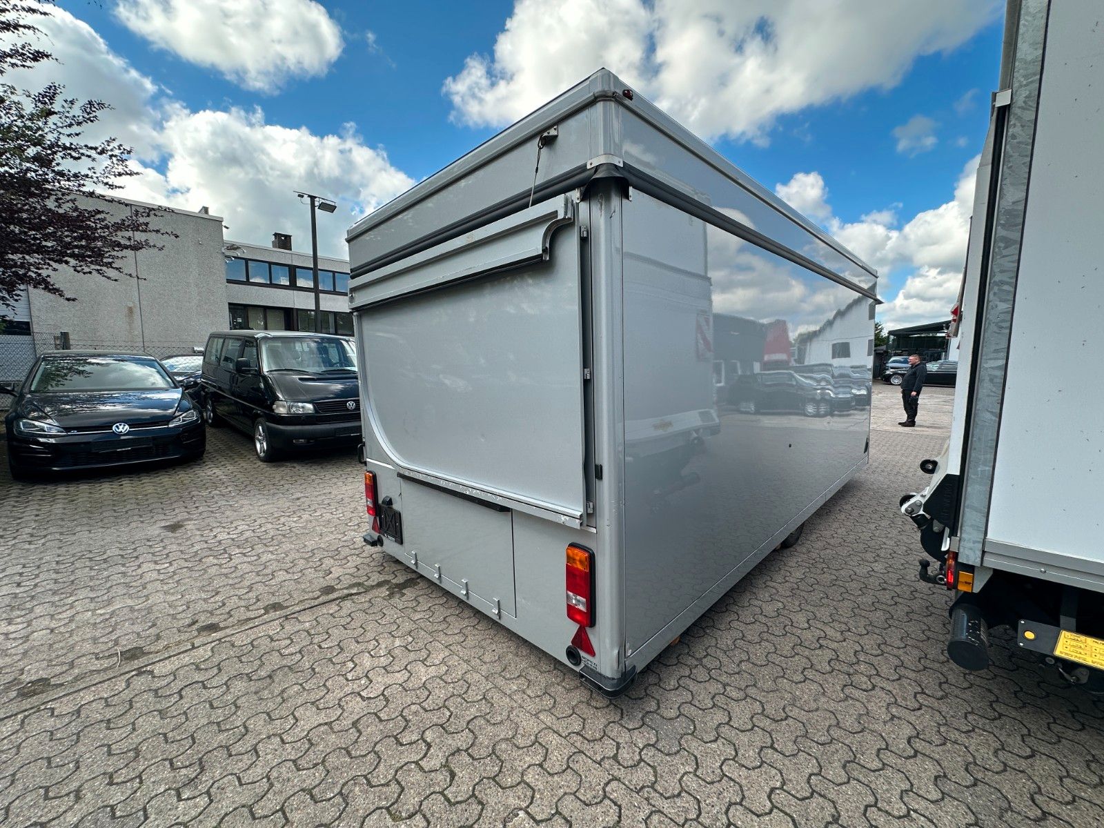 Fahrzeugabbildung Borco-Höhns Verkaufsanhänger SO-AE 3000 Blumen Hydr. Antrieb