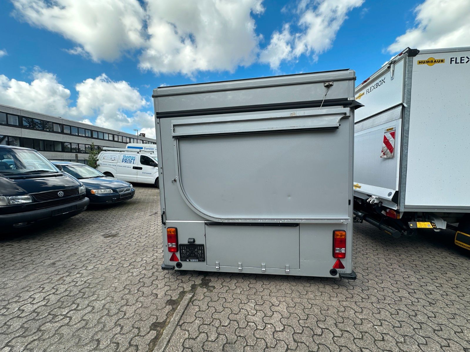 Fahrzeugabbildung Borco-Höhns Verkaufsanhänger SO-AE 3000 Blumen Hydr. Antrieb