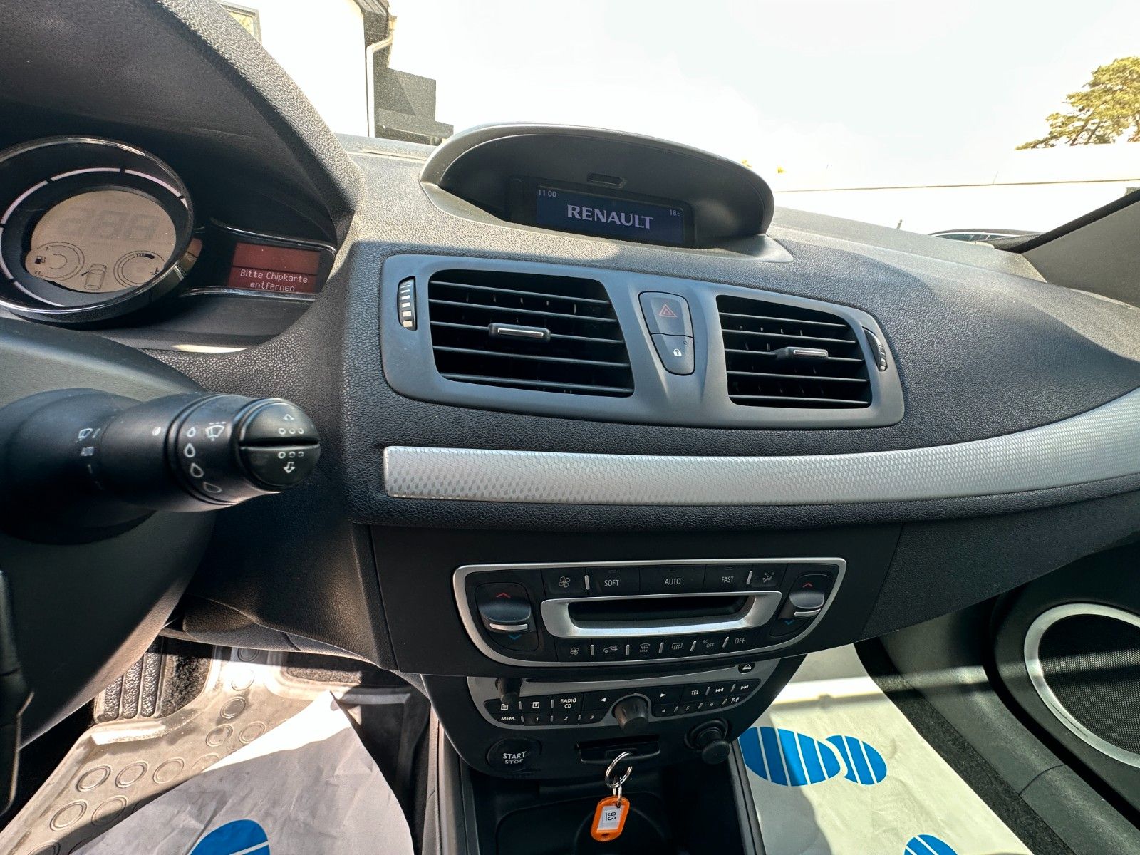 Fahrzeugabbildung Renault Megane Cabrio Dynamique 1.4 130 PS Leder Xenon