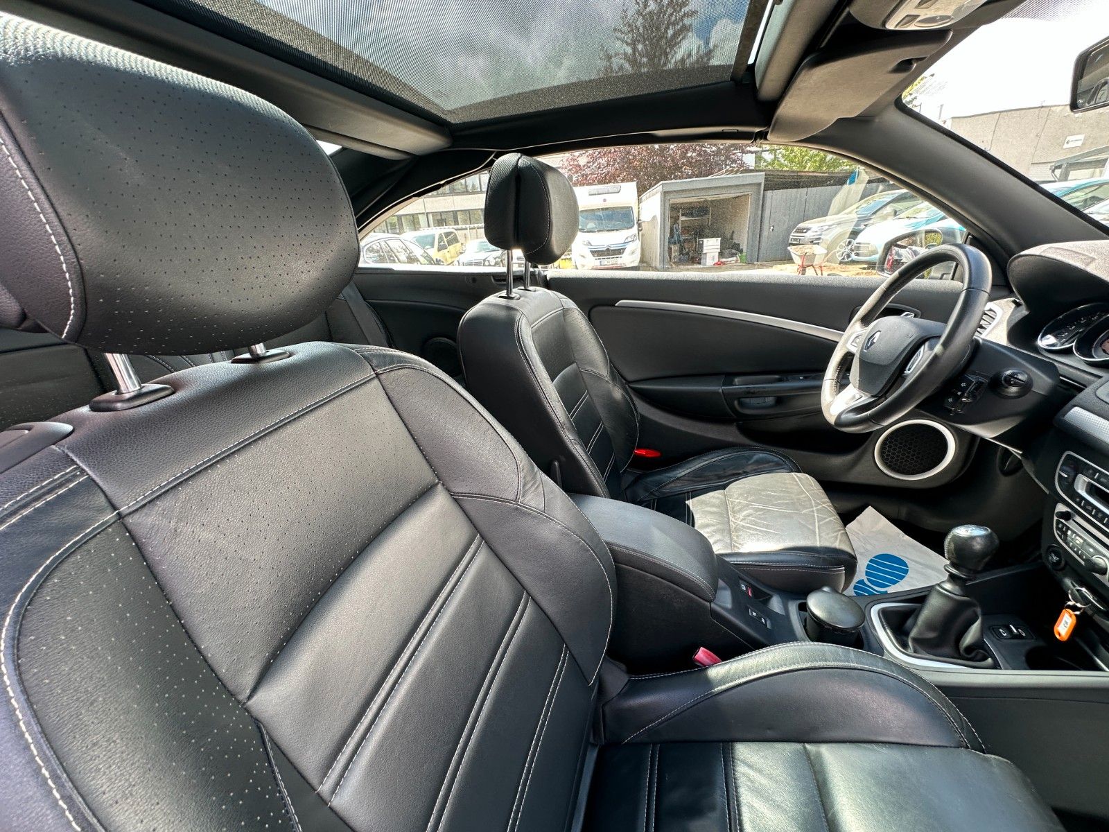 Fahrzeugabbildung Renault Megane Cabrio Dynamique 1.4 130 PS Leder Xenon