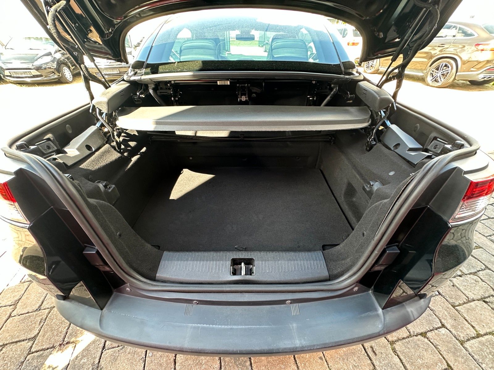 Fahrzeugabbildung Renault Megane Cabrio Dynamique 1.4 130 PS Leder Xenon
