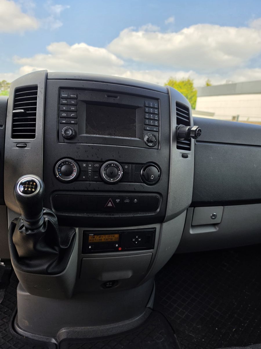 Fahrzeugabbildung Mercedes-Benz Sprinter II Pritsche 516 HU neu 65tkm Klima