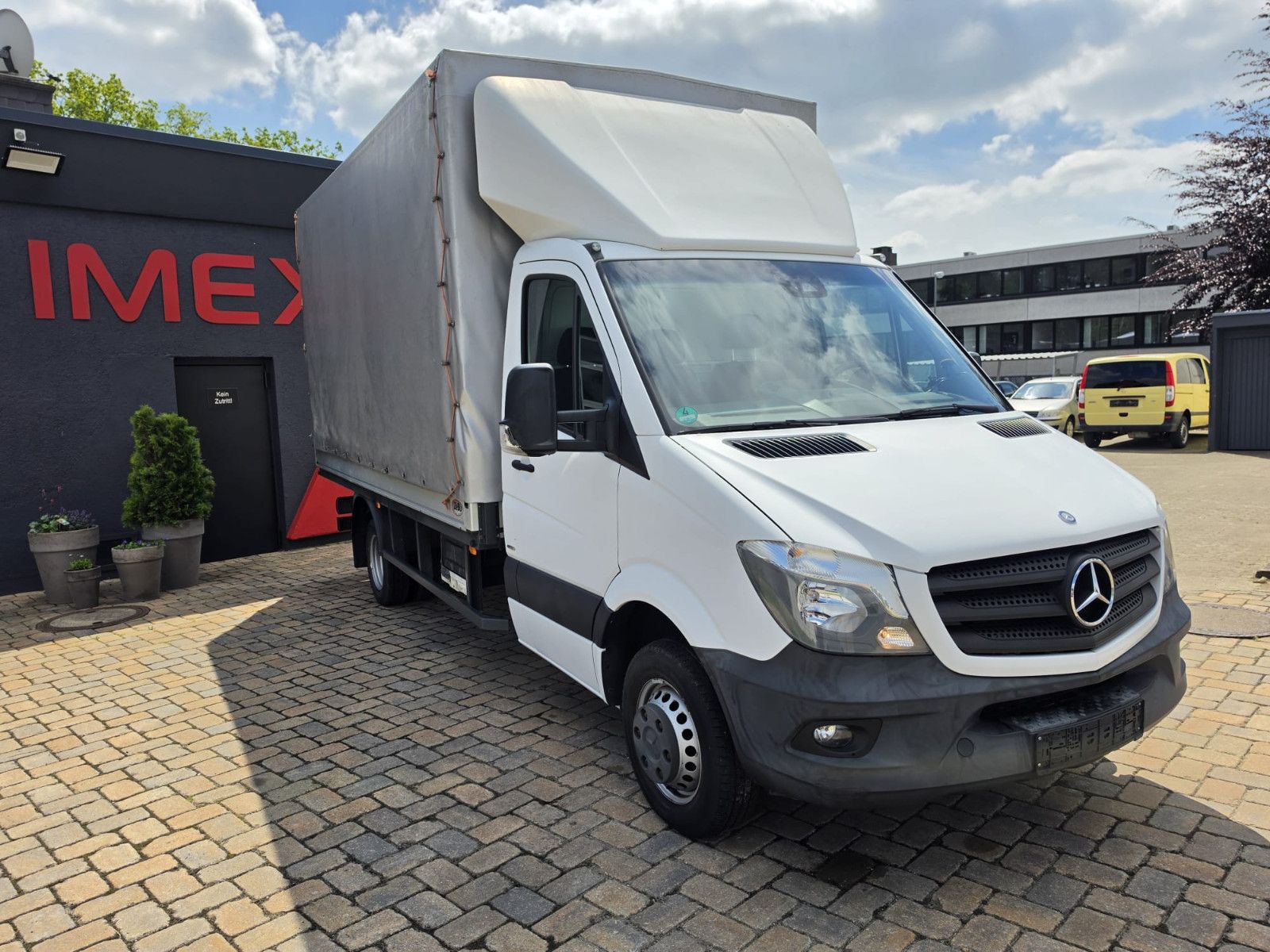 Fahrzeugabbildung Mercedes-Benz Sprinter II Pritsche 516 HU neu 65tkm Klima
