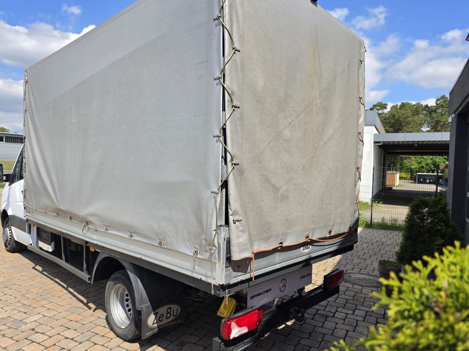 Fahrzeugabbildung Mercedes-Benz Sprinter II Pritsche 516 HU neu 65tkm Klima
