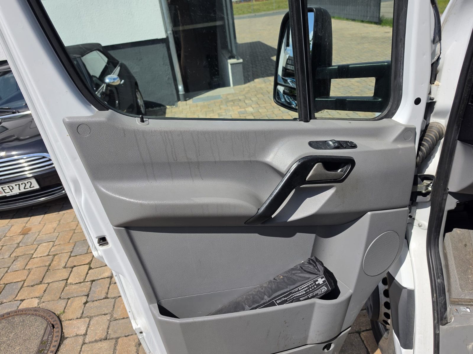 Fahrzeugabbildung Mercedes-Benz Sprinter II Pritsche 516 HU neu 65tkm Klima