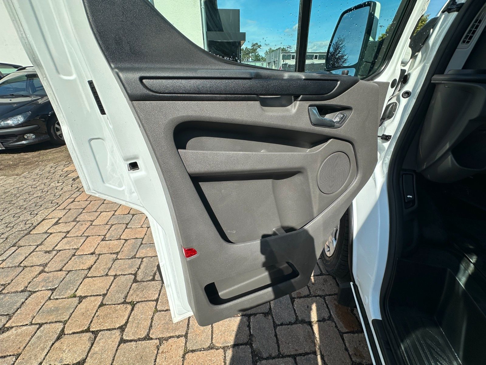 Fahrzeugabbildung Ford Transit 280 L1 Trend 2.0 Kamera Xenon Nr 827
