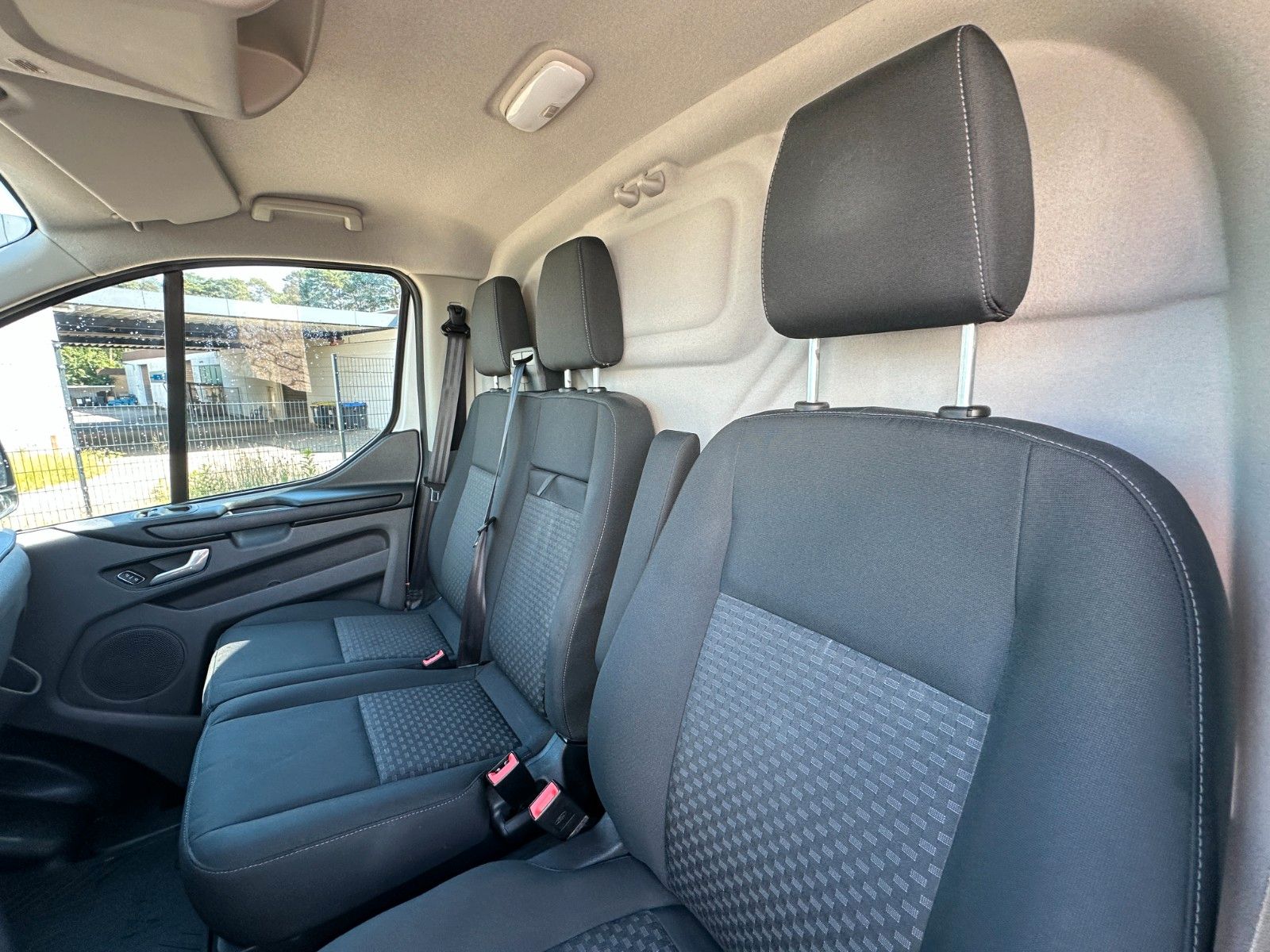 Fahrzeugabbildung Ford Transit 280 L1 Trend 2.0 Kamera Xenon Nr 827