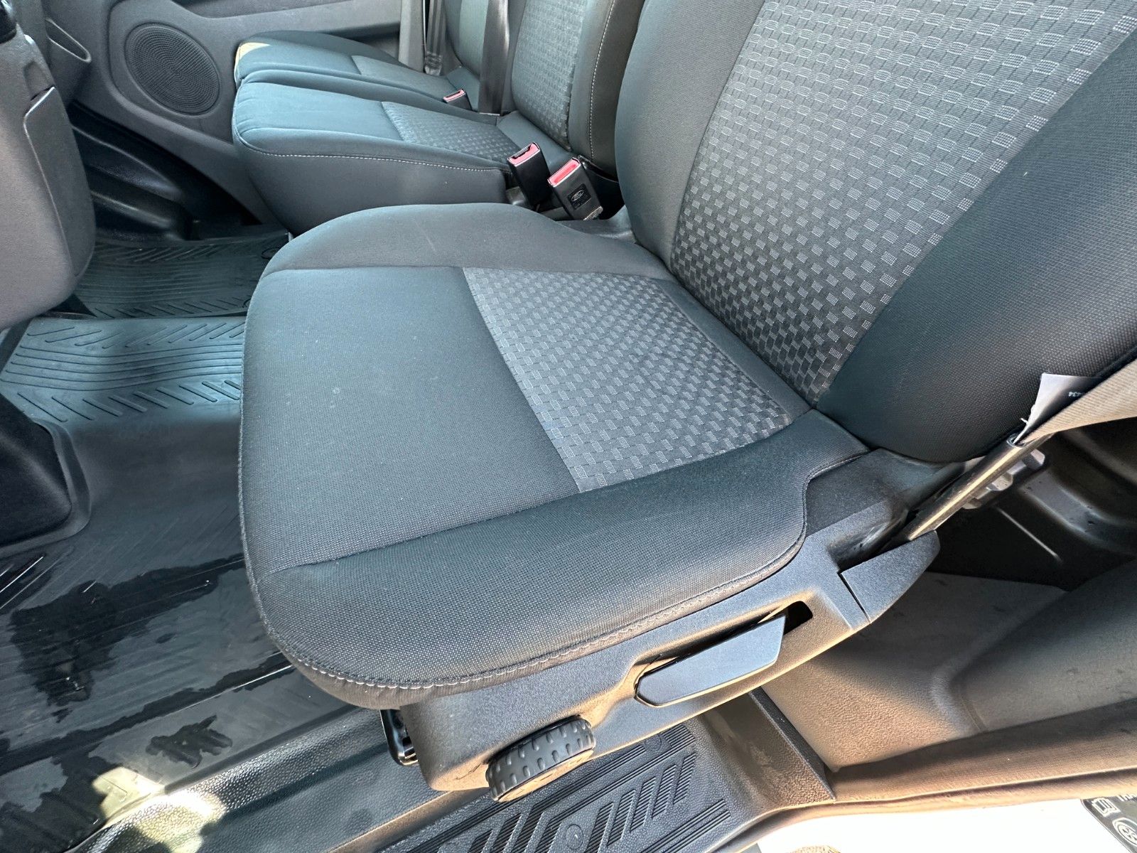 Fahrzeugabbildung Ford Transit 280 L1 Trend 2.0 Kamera Xenon Nr 827