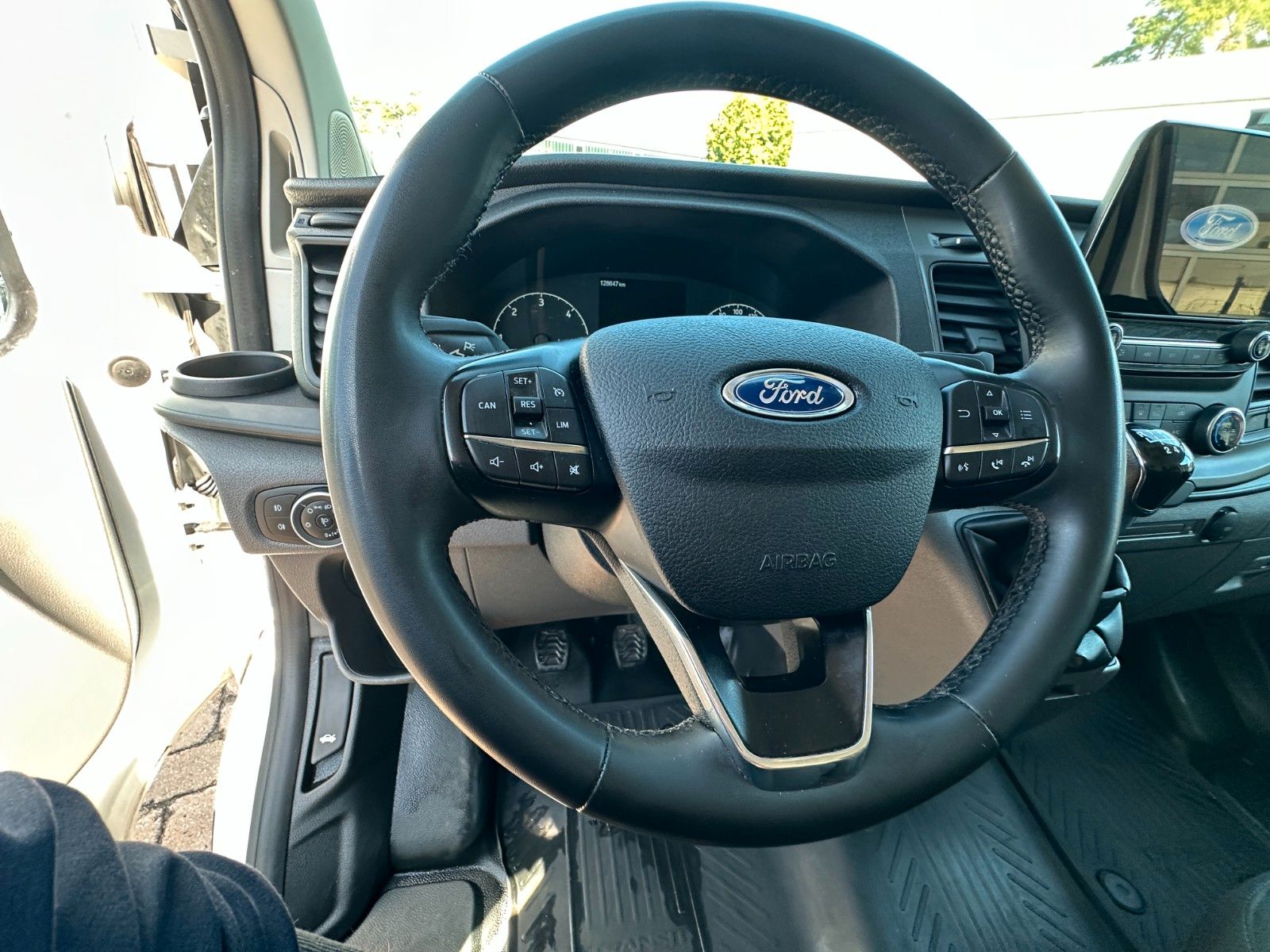 Fahrzeugabbildung Ford Transit 280 L1 Trend 2.0 Kamera Xenon Nr 827