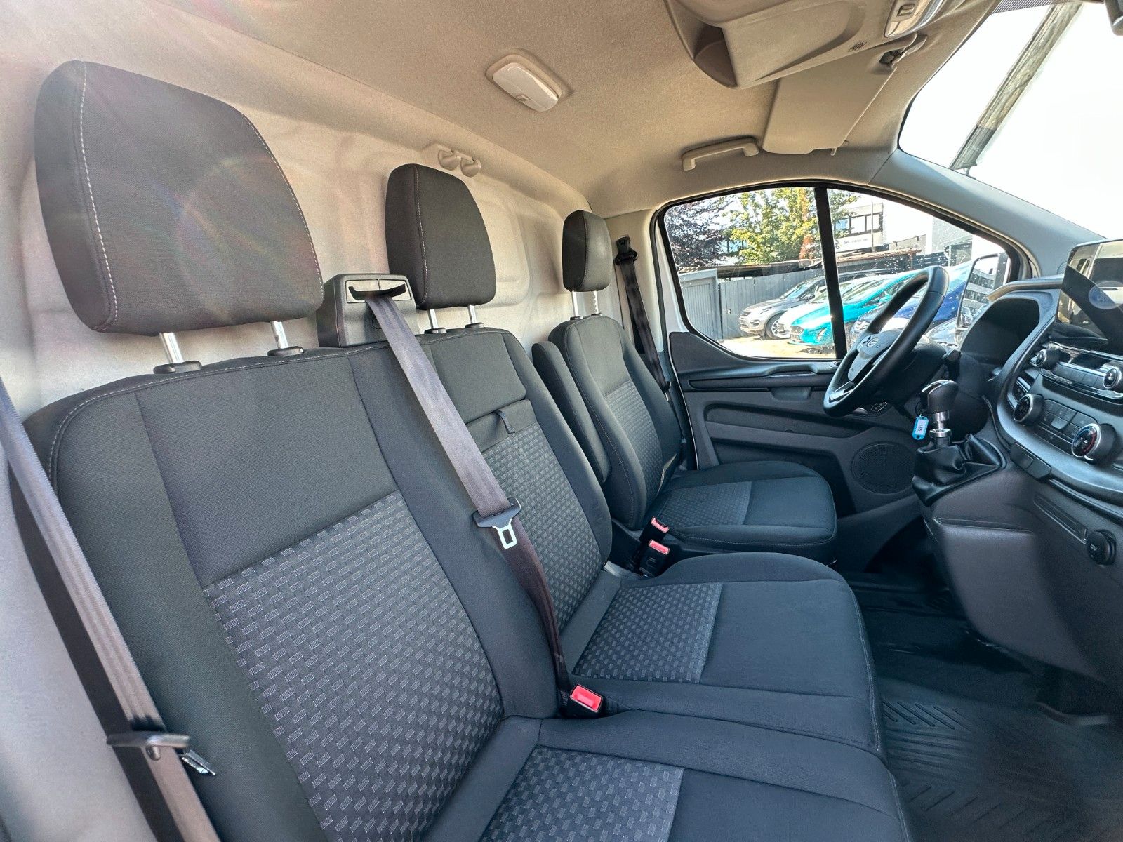Fahrzeugabbildung Ford Transit 280 L1 Trend 2.0 Kamera Xenon Nr 827