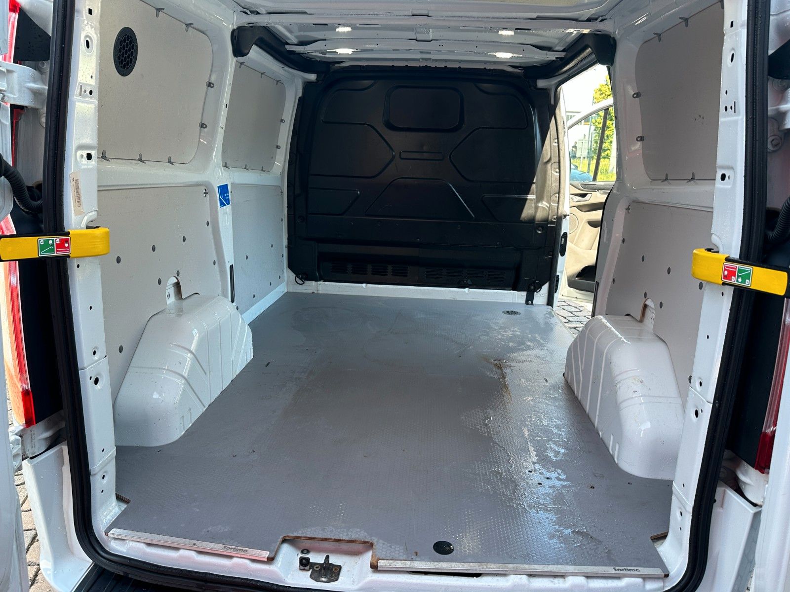 Fahrzeugabbildung Ford Transit 280 L1 Trend 2.0 Kamera Xenon Nr 827