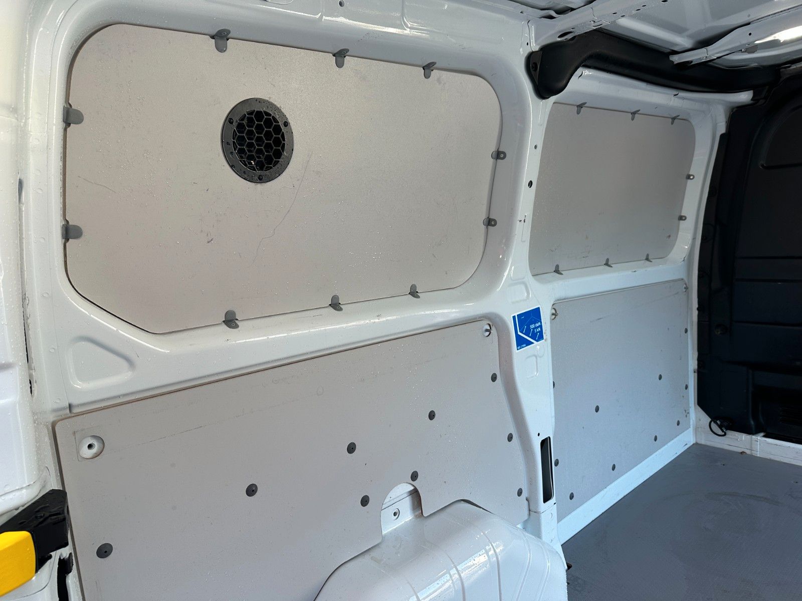 Fahrzeugabbildung Ford Transit 280 L1 Trend 2.0 Kamera Xenon Nr 827
