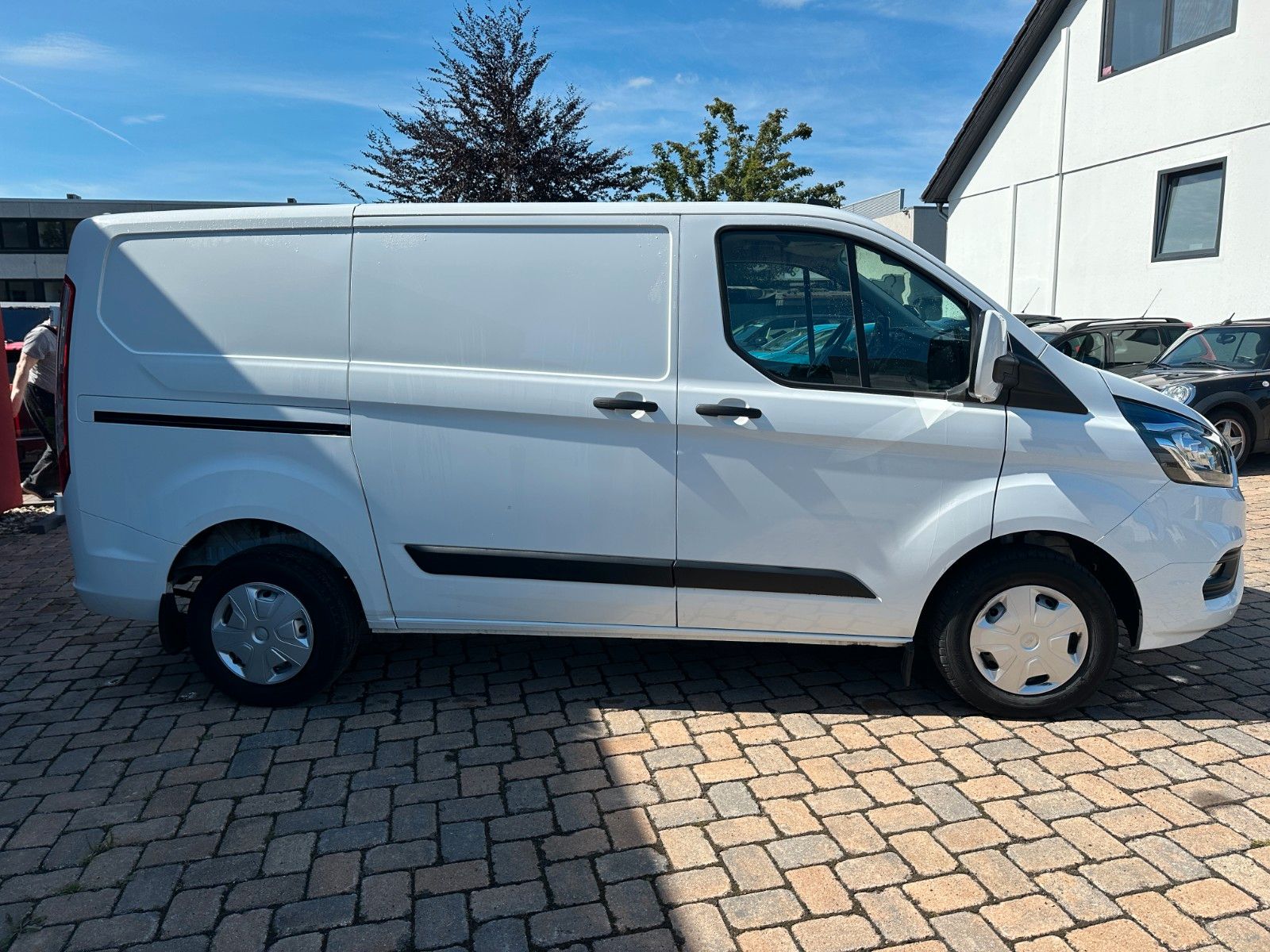 Fahrzeugabbildung Ford Transit 280 L1 Trend 2.0 Kamera Xenon Nr 827