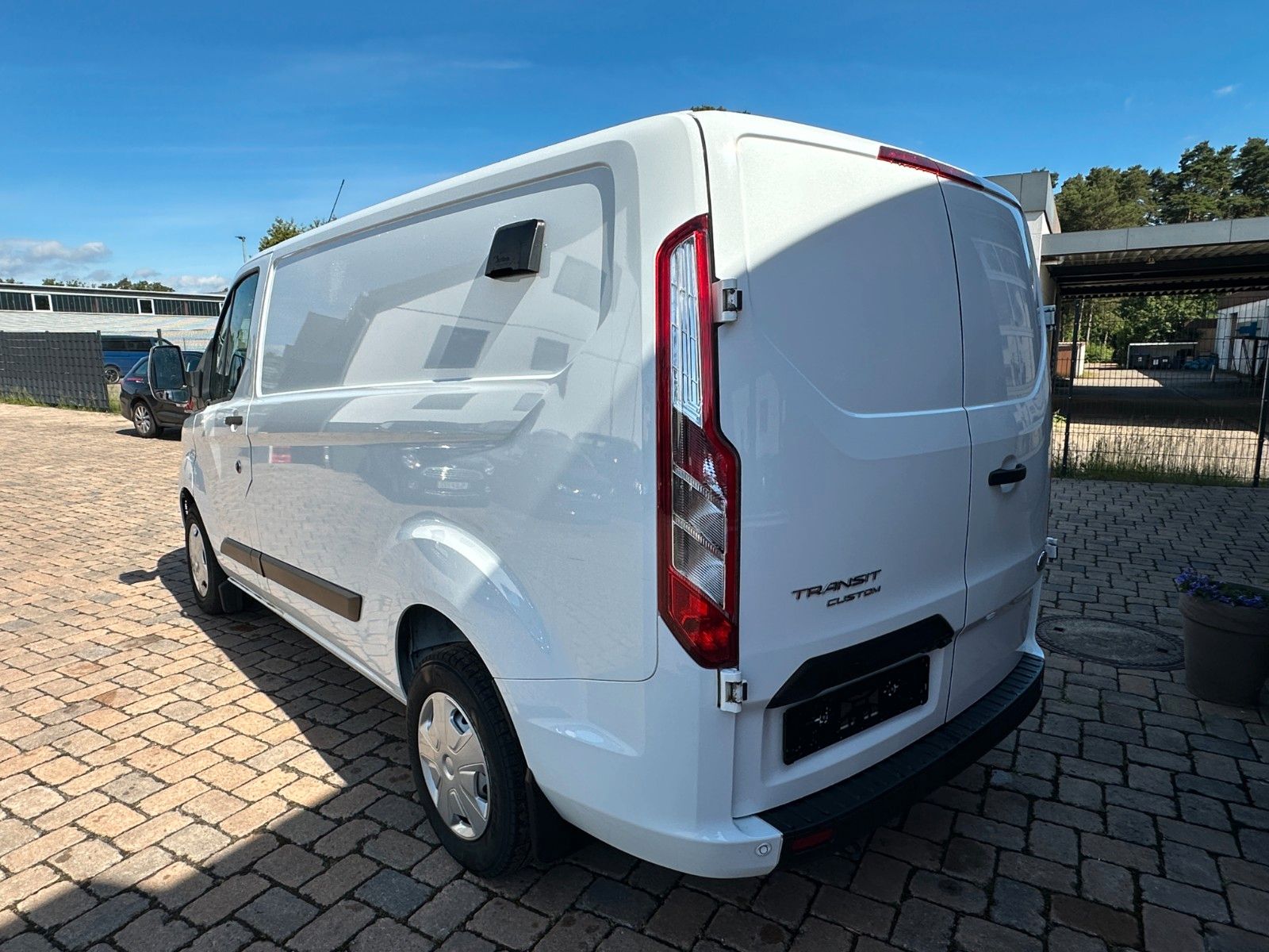 Fahrzeugabbildung Ford Transit 280 L1 Trend 2.0 Kamera Xenon Nr 827