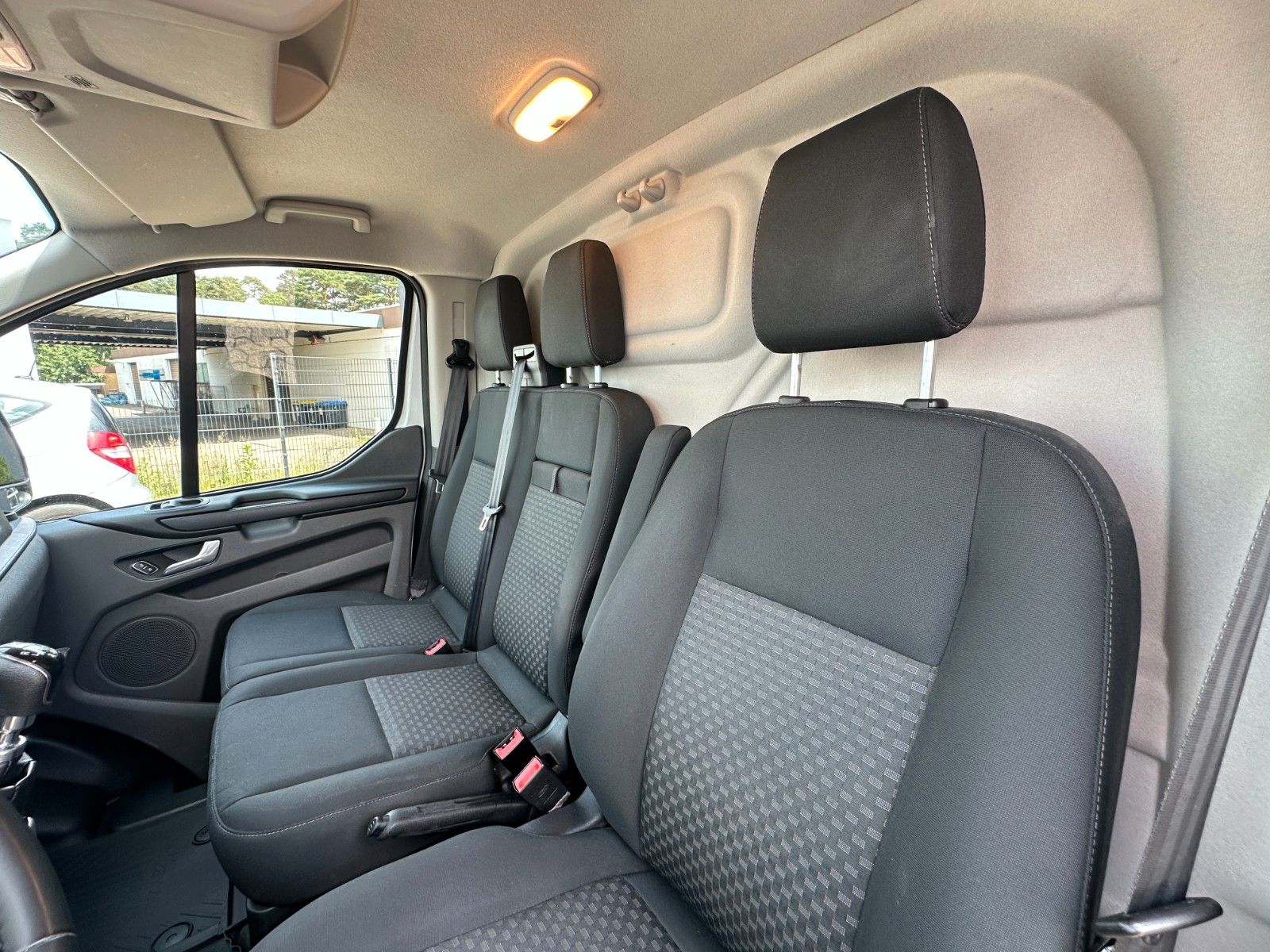 Fahrzeugabbildung Ford Transit 280 L1 Trend 2.0 Kamera Xenon Nr 826