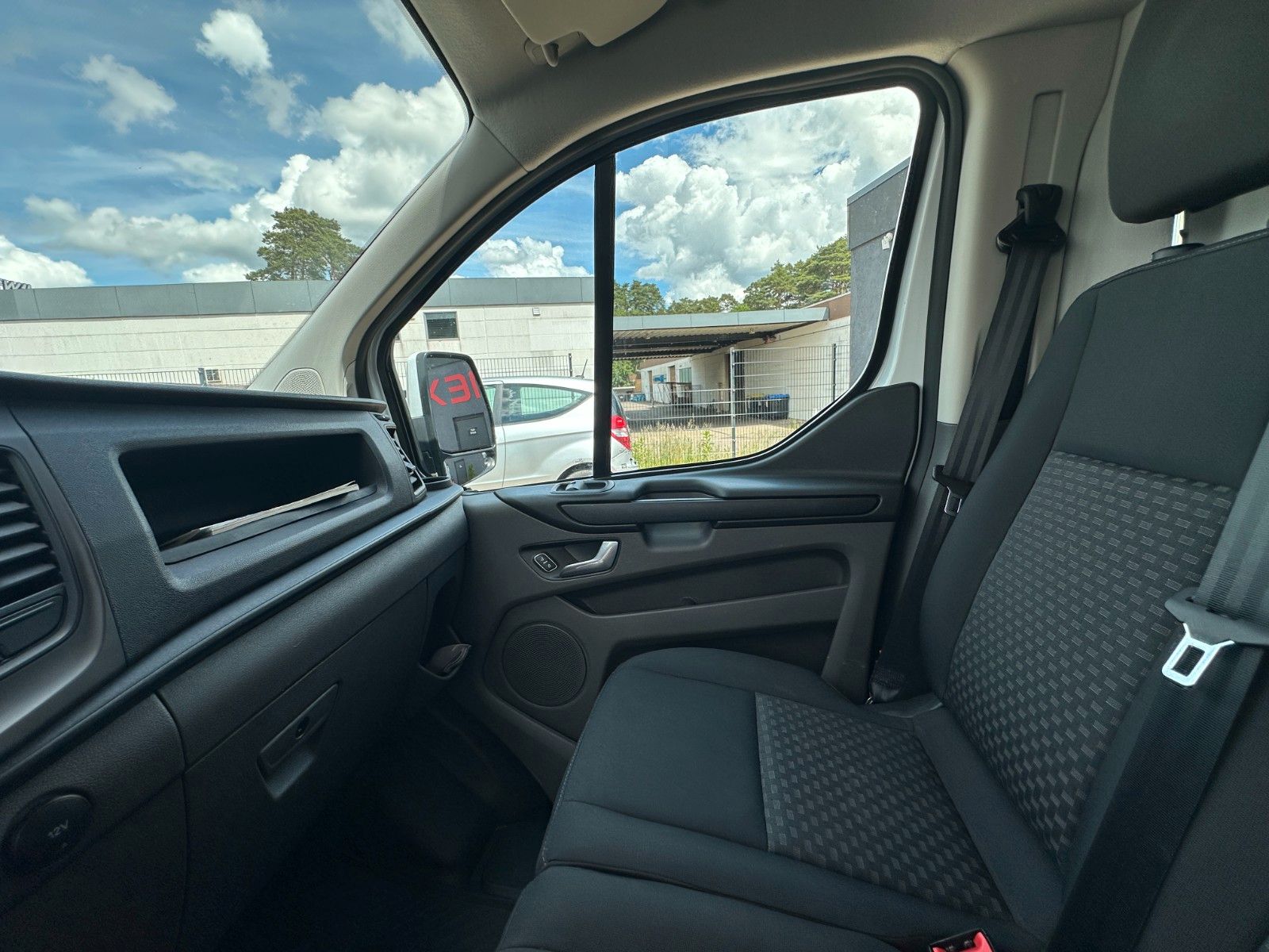 Fahrzeugabbildung Ford Transit 280 L1 Trend 2.0 Kamera Xenon Nr 826