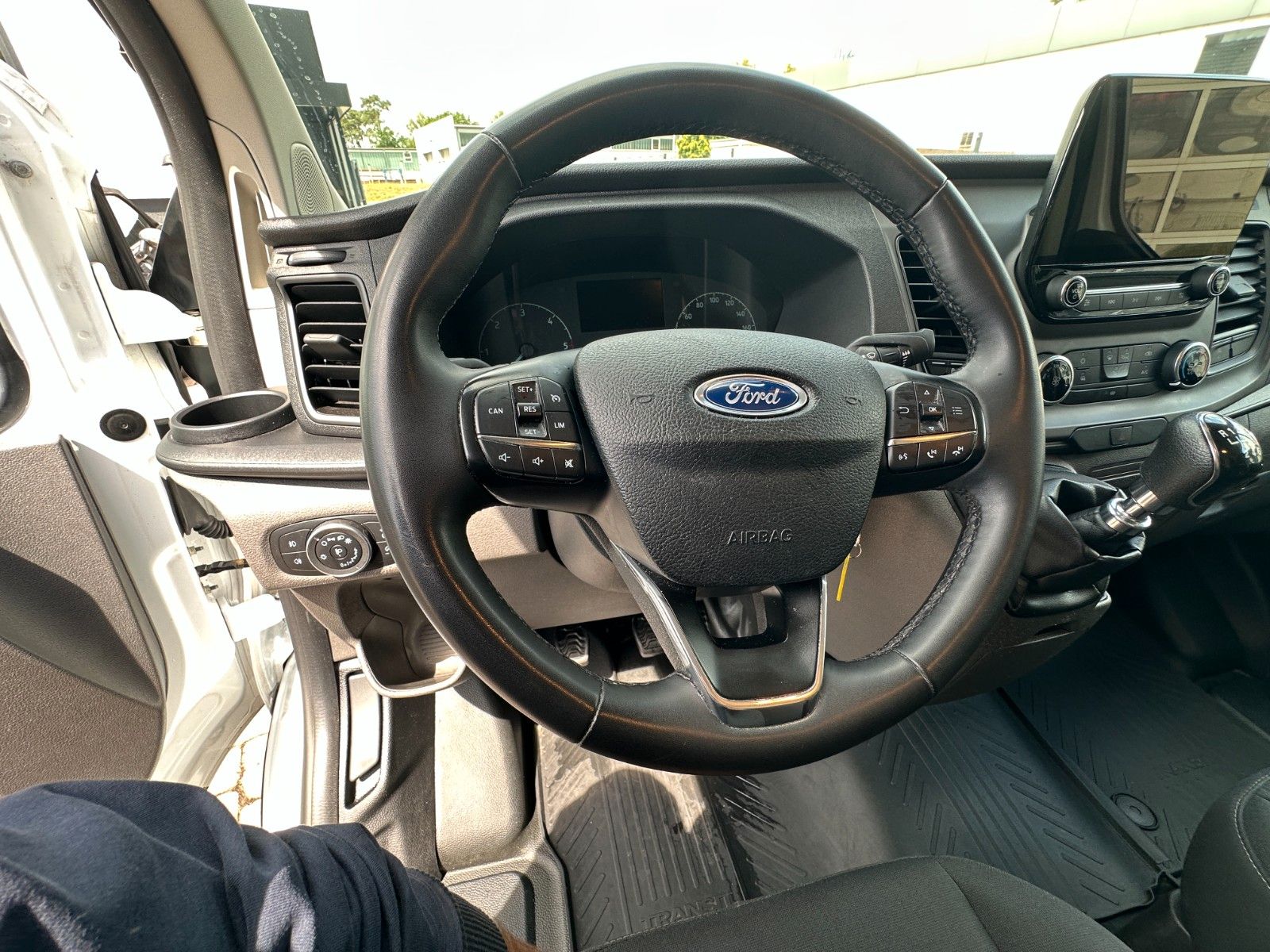 Fahrzeugabbildung Ford Transit 280 L1 Trend 2.0 Kamera Xenon Nr 826