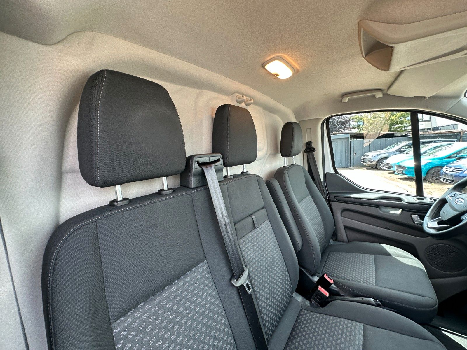 Fahrzeugabbildung Ford Transit 280 L1 Trend 2.0 Kamera Xenon Nr 826