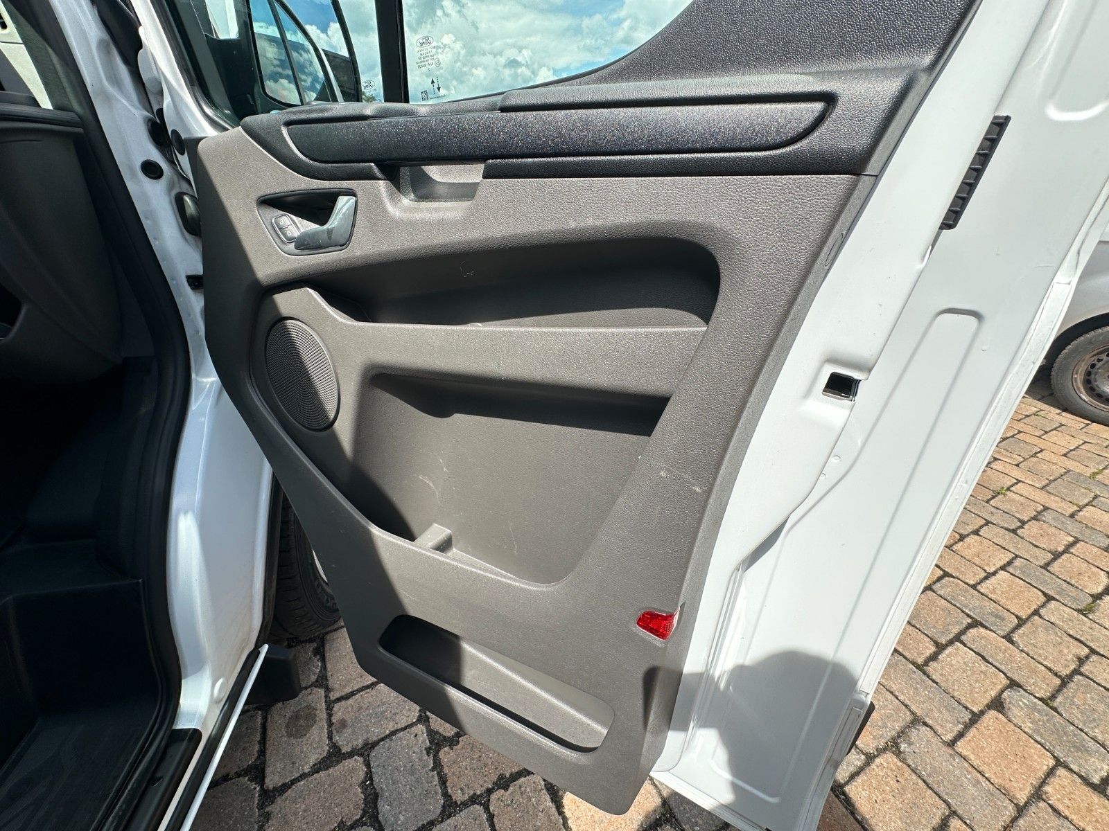 Fahrzeugabbildung Ford Transit 280 L1 Trend 2.0 Kamera Xenon Nr 826