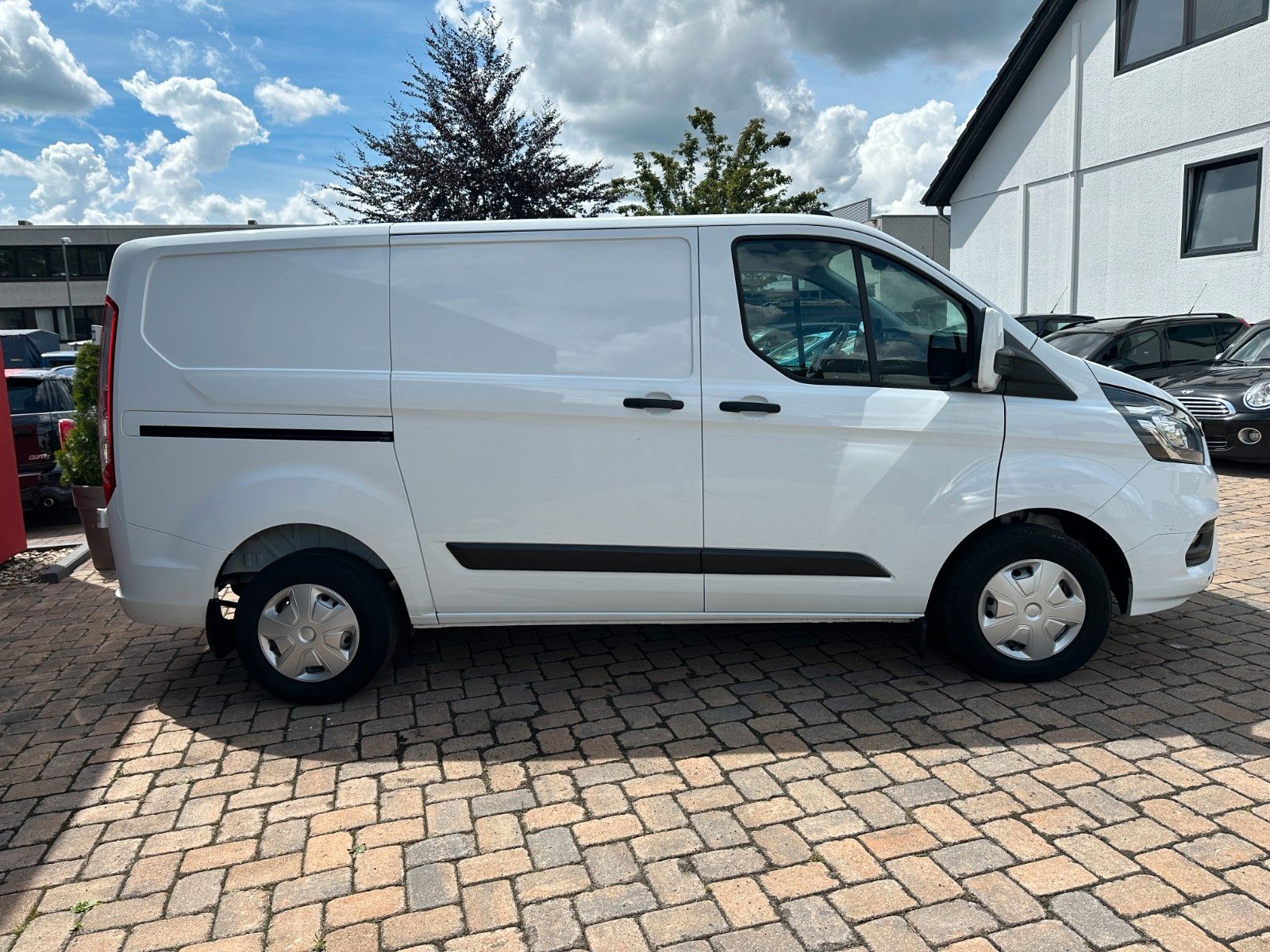 Fahrzeugabbildung Ford Transit 280 L1 Trend 2.0 Kamera Xenon Nr 826