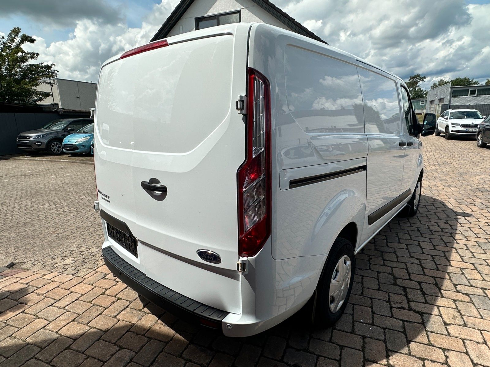 Fahrzeugabbildung Ford Transit 280 L1 Trend 2.0 Kamera Xenon Nr 826