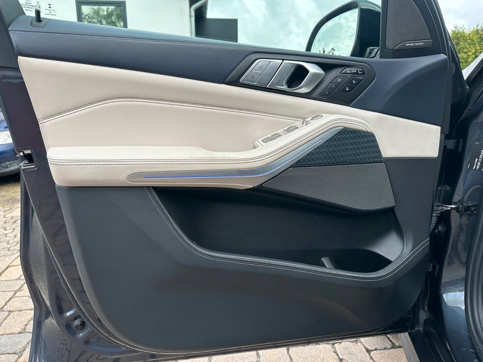 Fahrzeugabbildung BMW X7 M50 d Individual Pano 7 Sitze Laser Bi-Color