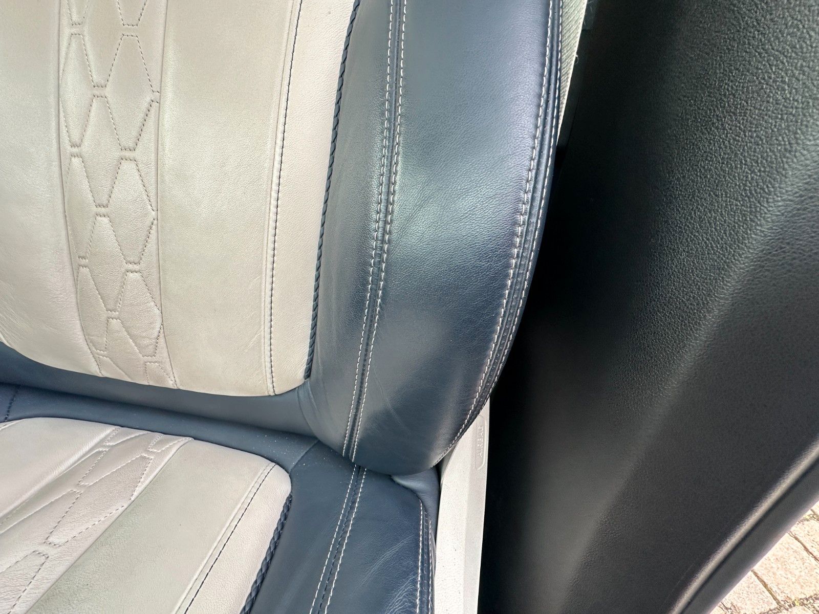 Fahrzeugabbildung BMW X7 M50 d Individual Pano 7 Sitze Laser Bi-Color