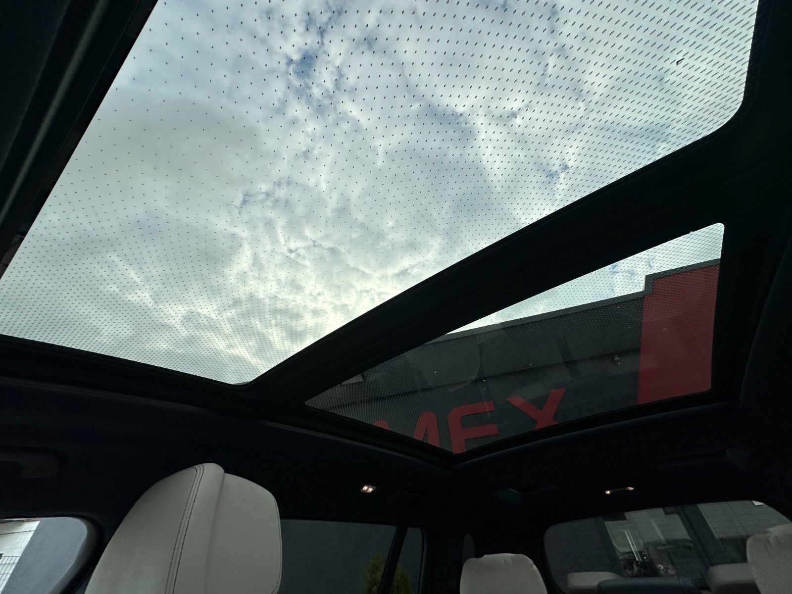 Fahrzeugabbildung BMW X7 M50 d Individual Pano 7 Sitze Laser Bi-Color