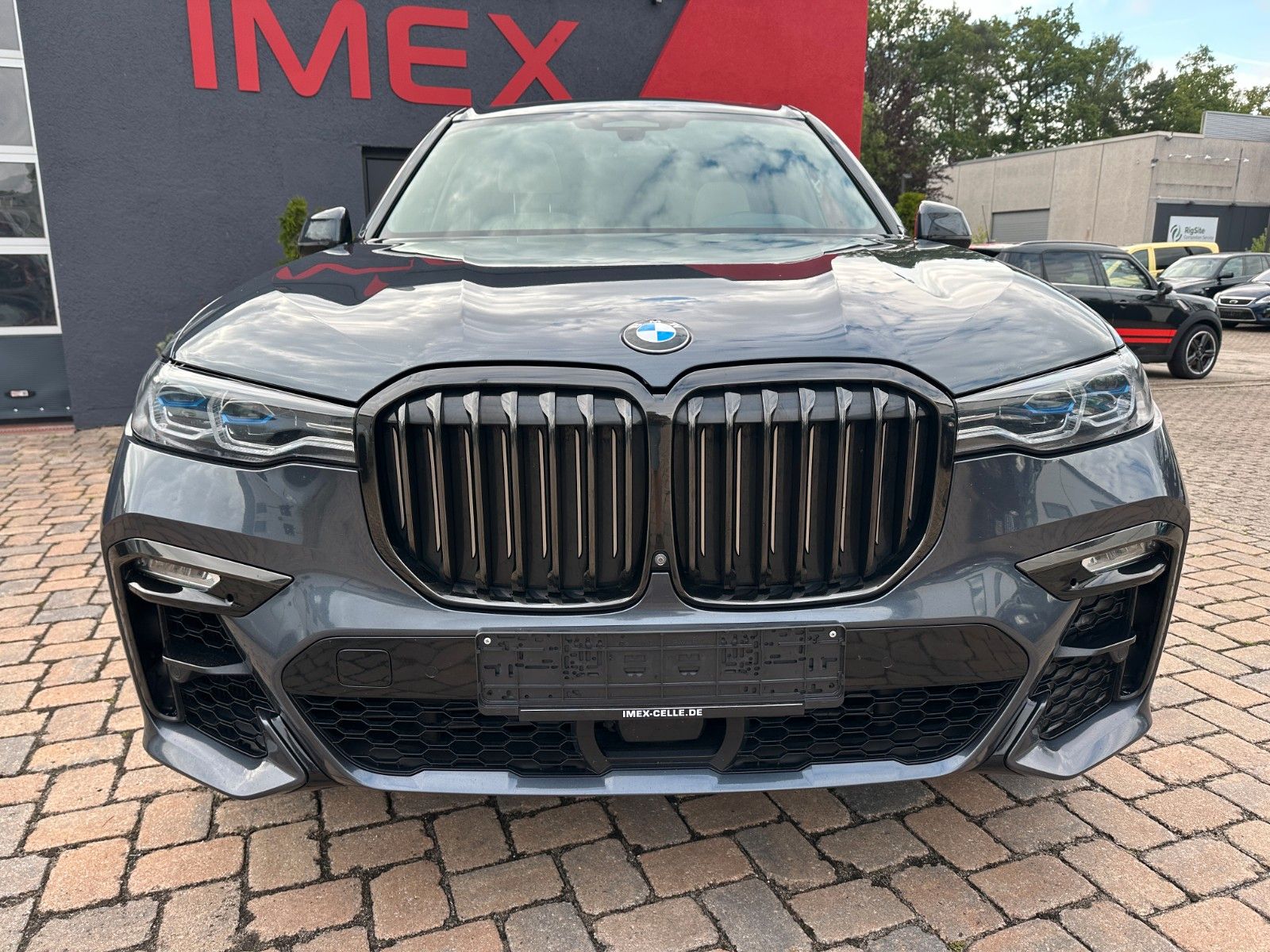 Fahrzeugabbildung BMW X7 M50 d Individual Pano 7 Sitze Laser Bi-Color