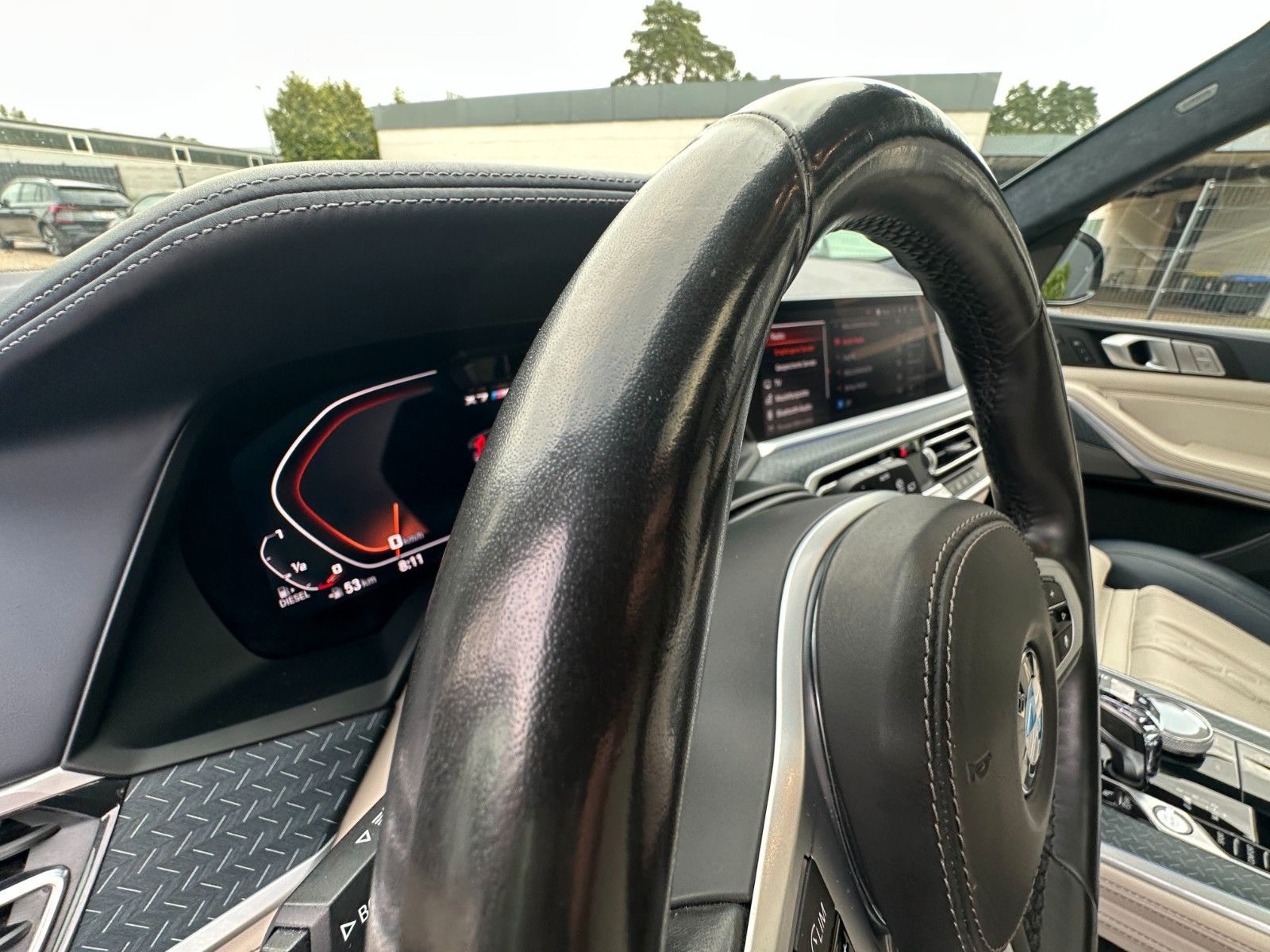 Fahrzeugabbildung BMW X7 M50 d Individual Pano 7 Sitze Laser Bi-Color