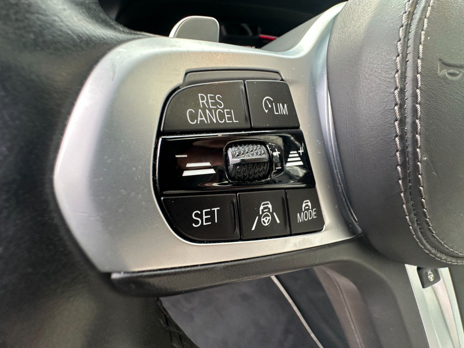 Fahrzeugabbildung BMW X7 M50 d Individual Pano 7 Sitze Laser Bi-Color