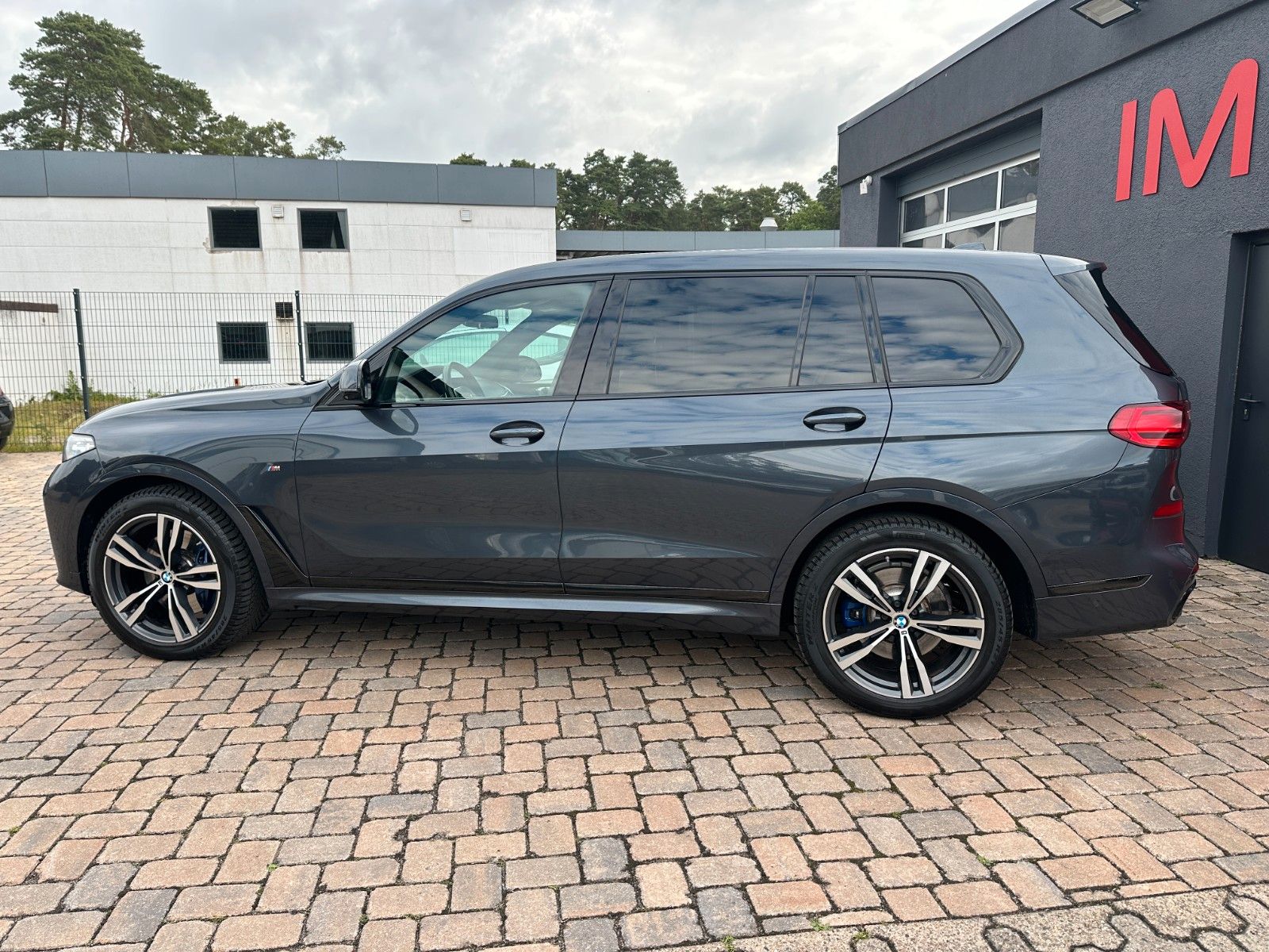 Fahrzeugabbildung BMW X7 M50 d Individual Pano 7 Sitze Laser Bi-Color
