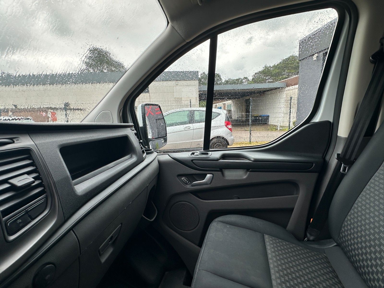 Fahrzeugabbildung Ford Transit 280 L1 Trend 2.0 Kamera Xenon Nr 832