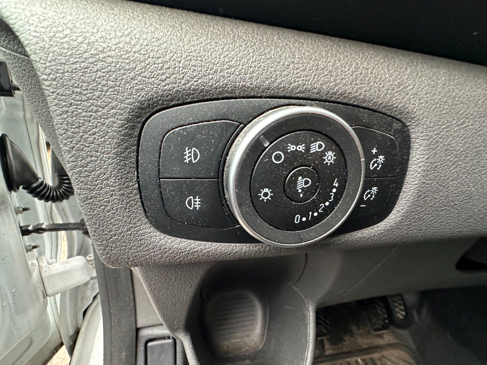 Fahrzeugabbildung Ford Transit 280 L1 Trend 2.0 Kamera Xenon Nr 832