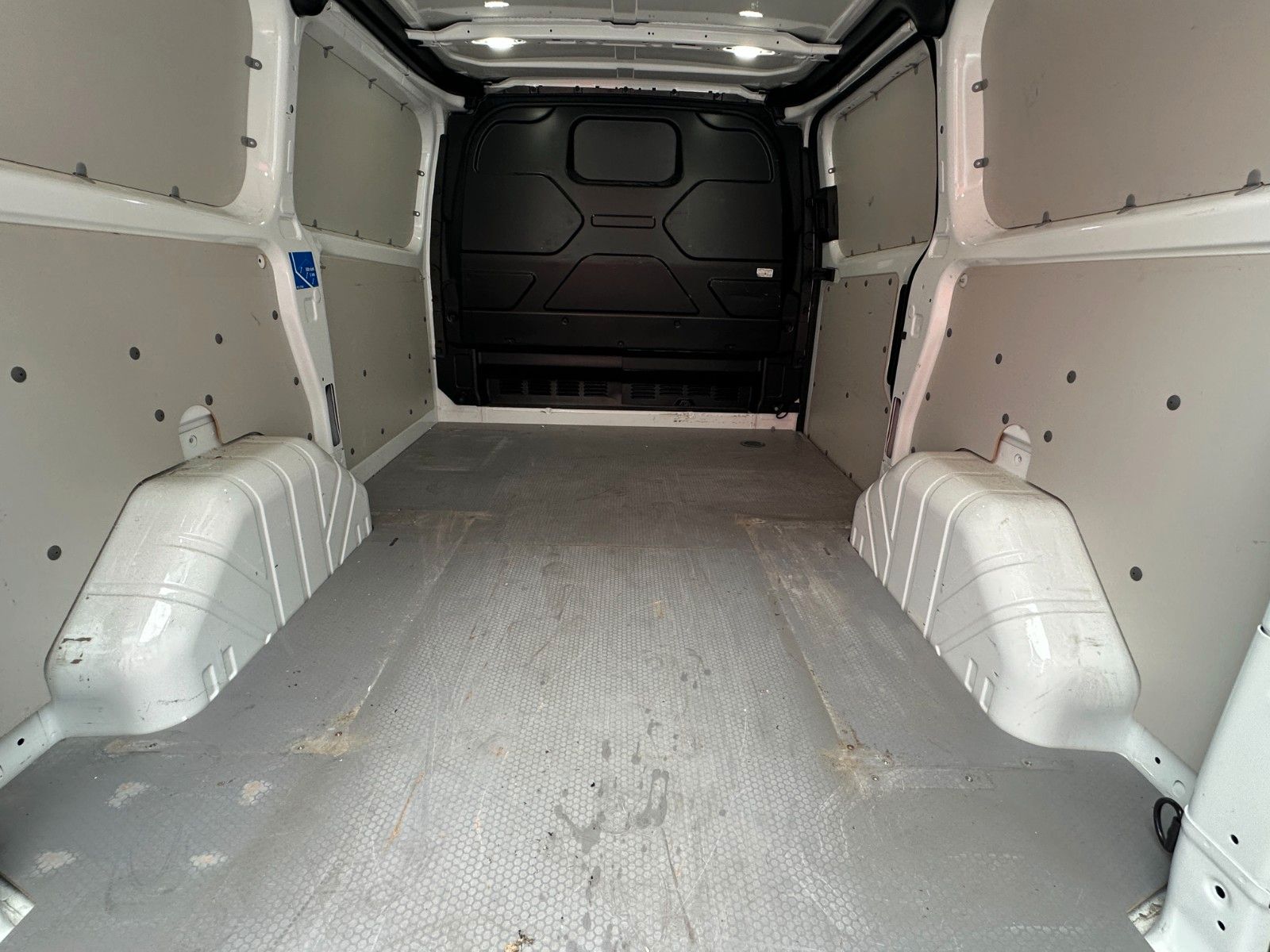 Fahrzeugabbildung Ford Transit 280 L1 Trend 2.0 Kamera Xenon Nr 832