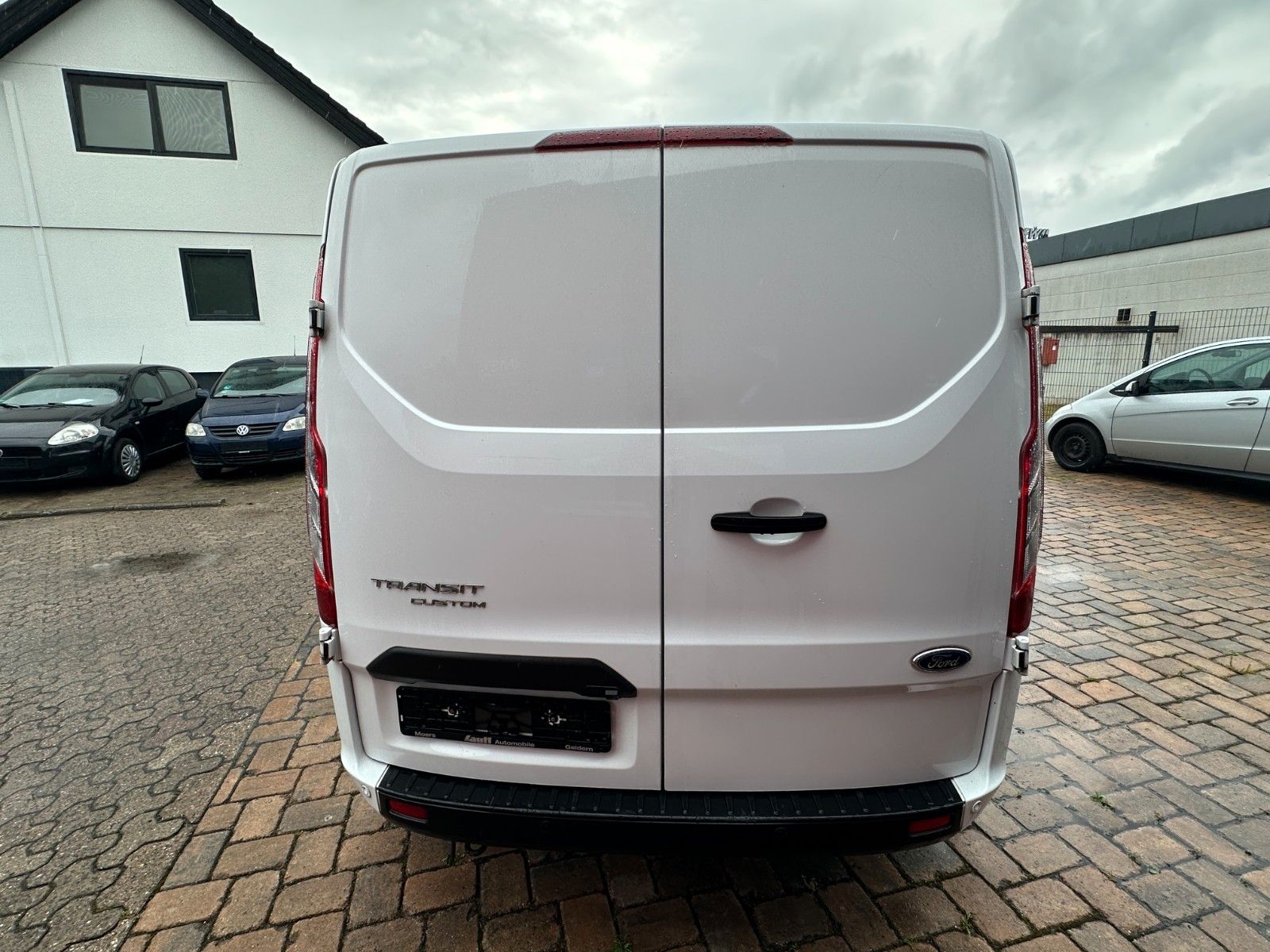 Fahrzeugabbildung Ford Transit 280 L1 Trend 2.0 Kamera Xenon Nr 832